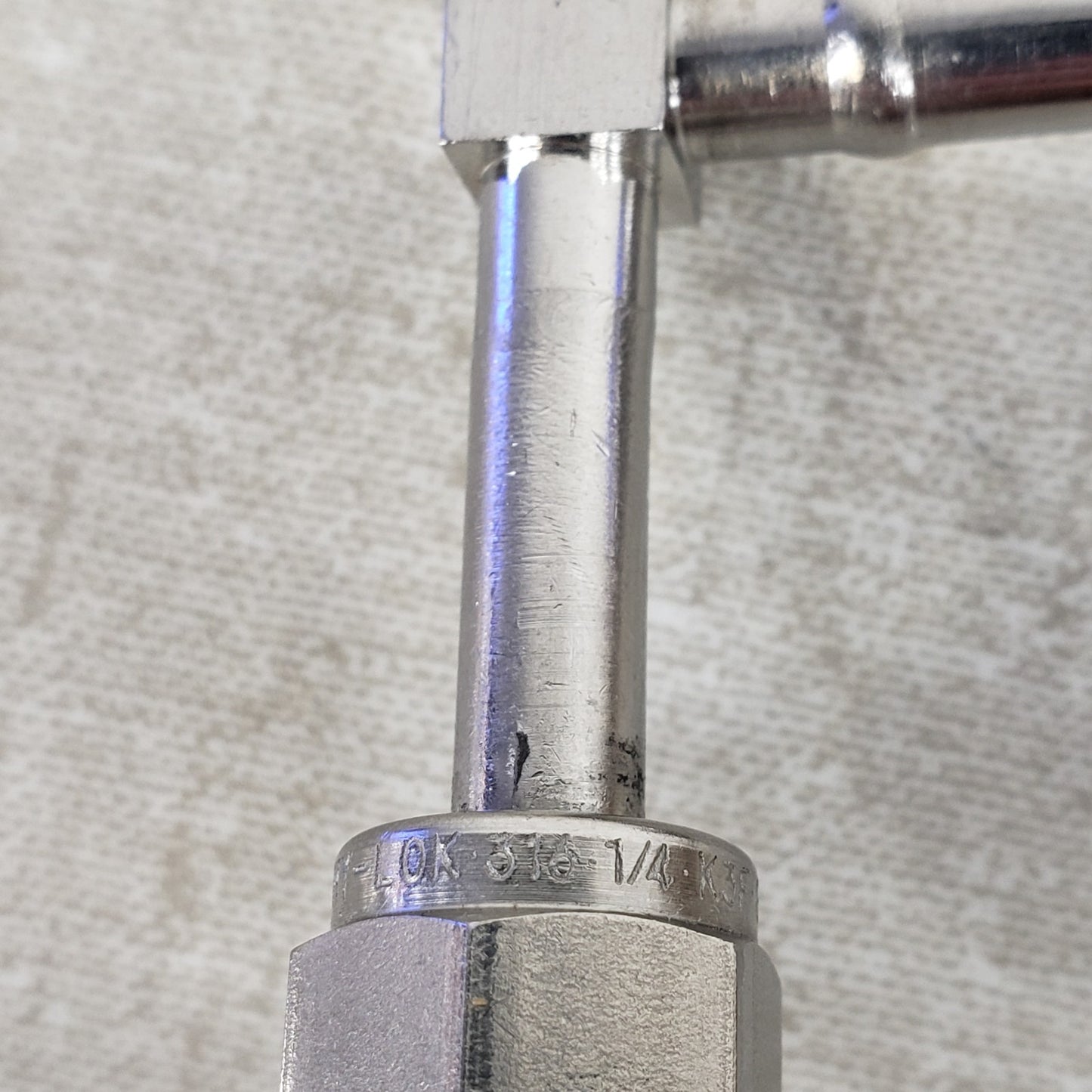 Swagelok Male to Female 1/4" VCR 90 Degree Fitting HY-Lok 316 K3F P-316L