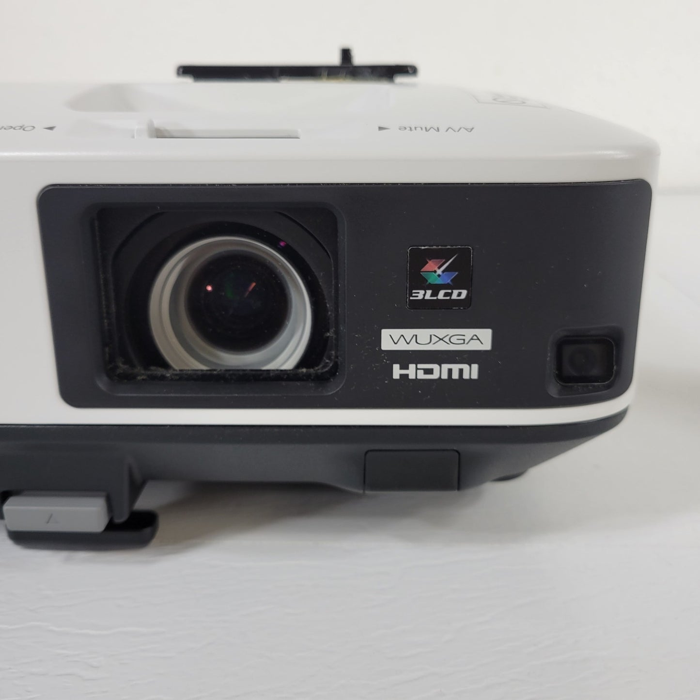 Epson H619A Power Lite 1985WU 3LCD Projector WUXGA 1080p 2150 Lamp Hours