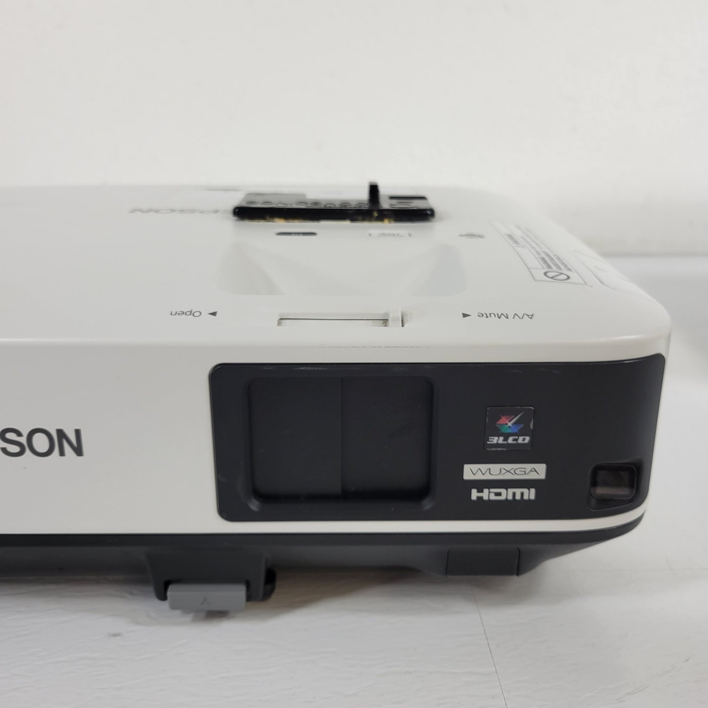 Epson H619A Power Lite 1985WU 3LCD Projector Under 2000 Lamp Hours