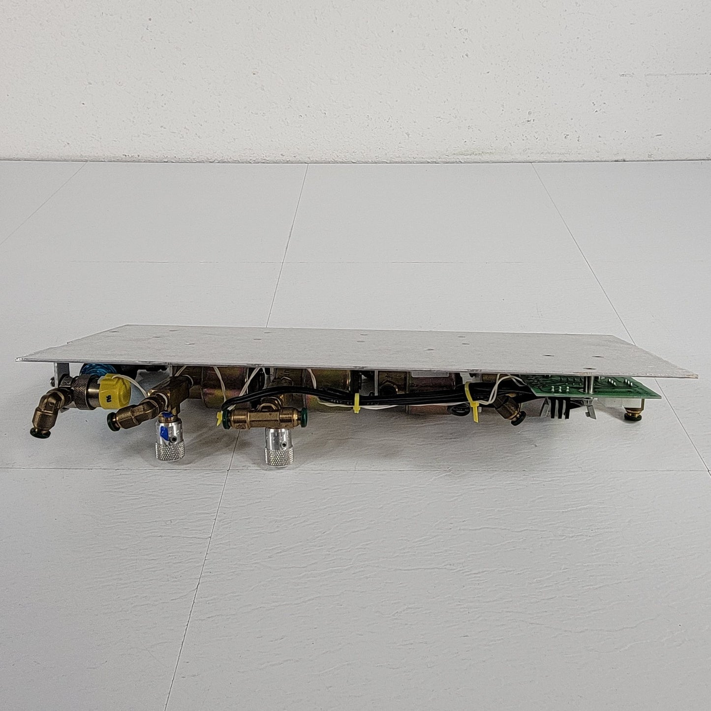 Pneumatic Solenoid Valve Manifold w/ Control Board VT Eject SLO 958576-00C