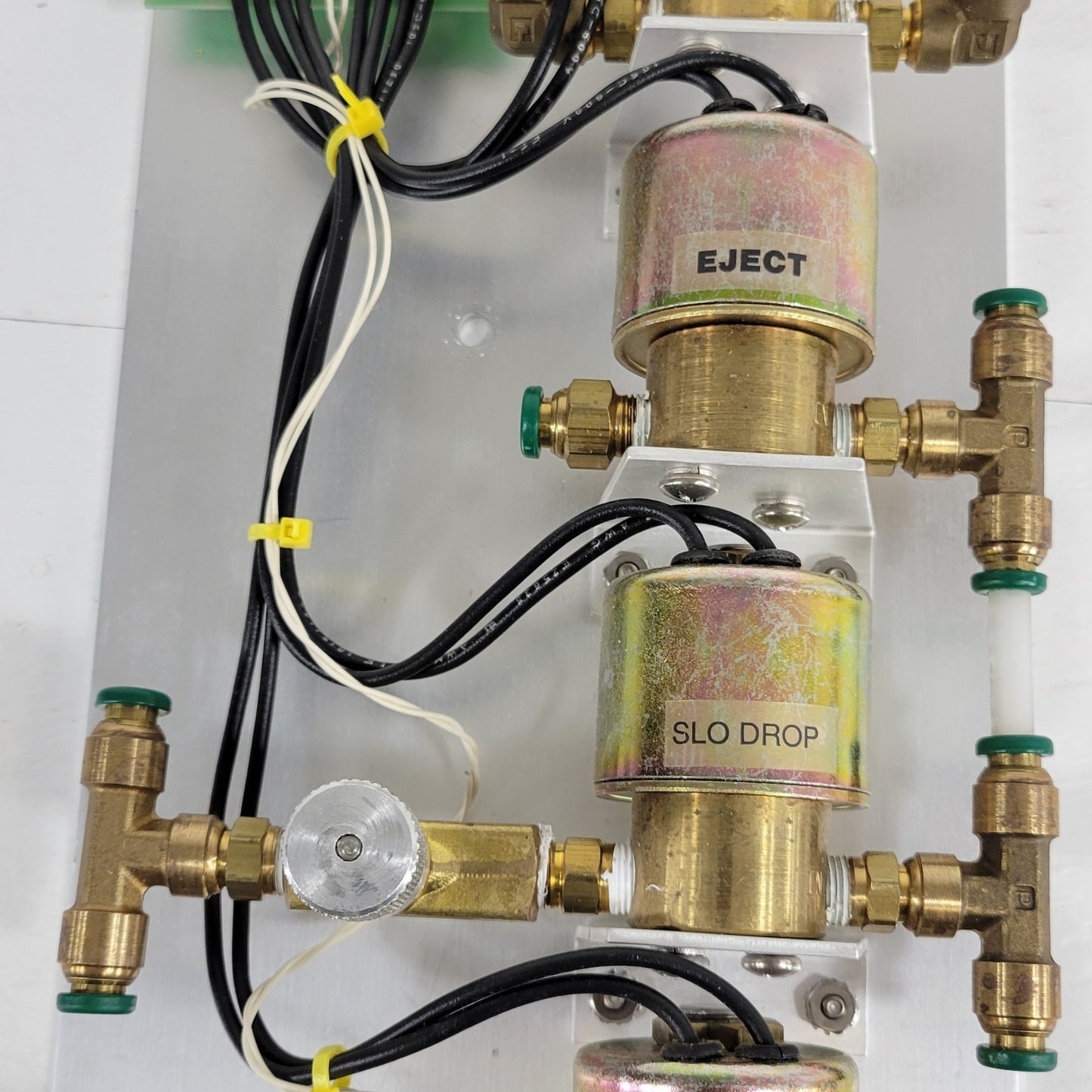 Pneumatic Solenoid Valve Manifold w/ Control Board VT Eject SLO 958576-00C