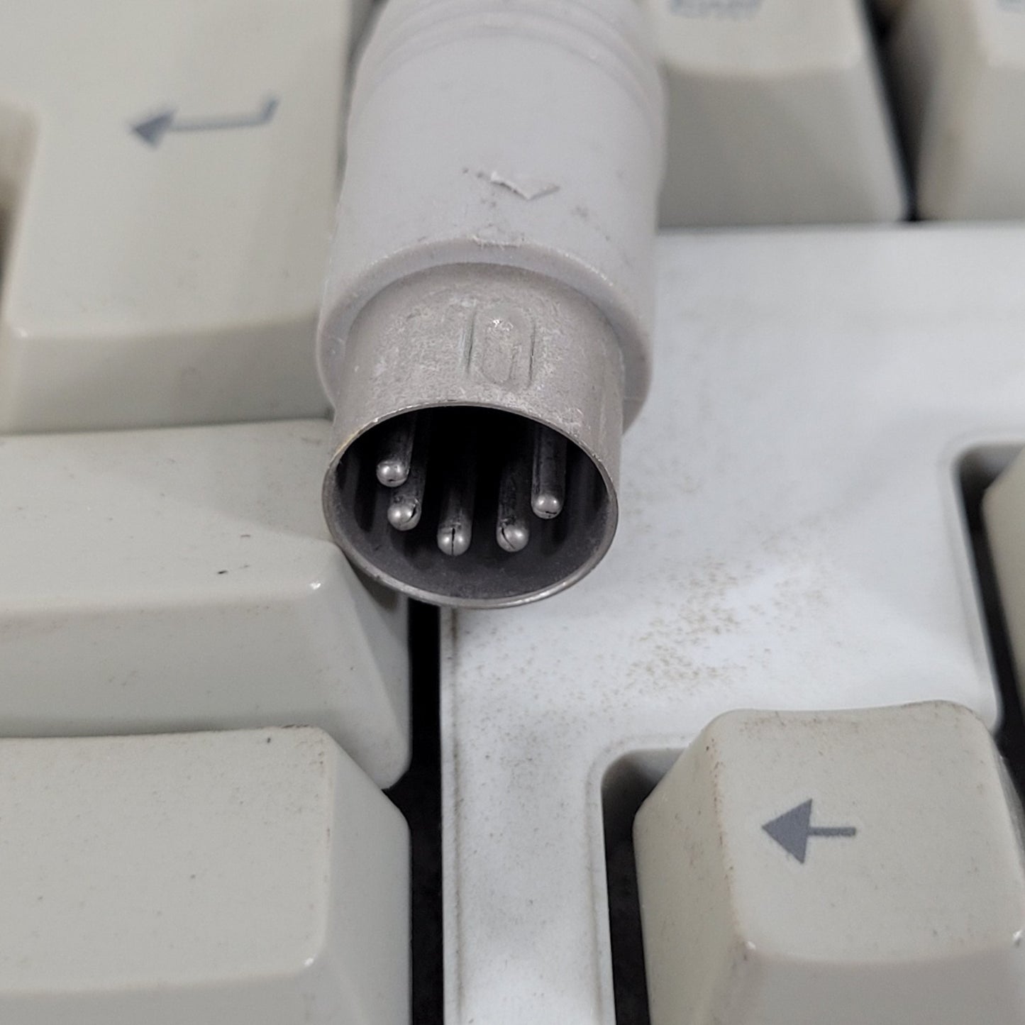 Vintage Mitsumi Peacock Mechanical Keyboard KPQ-E99ZC-13 5-pin DIN Connector