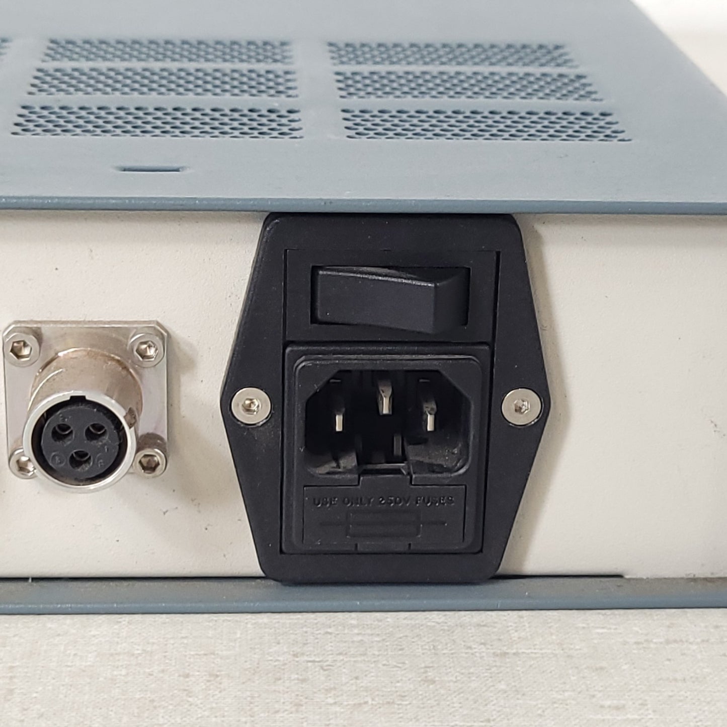 Schneider Electric 20-6045 D Tracker 260 Data Track Process Instrument w/ Relays