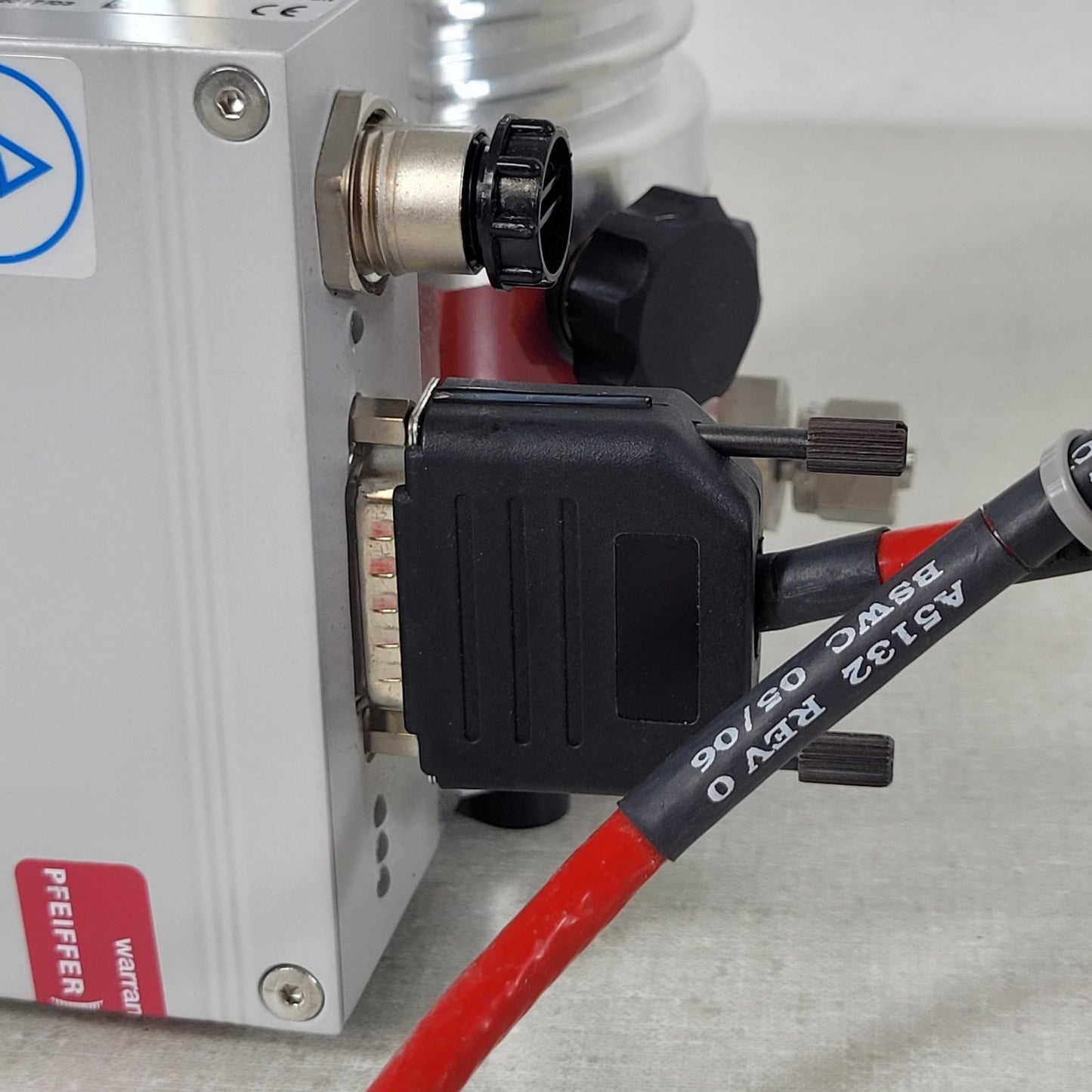 Pfeiffer Vacuum HiPace 80 Turbopump w/ TC110 Pump Controller UHV Turbomolecular