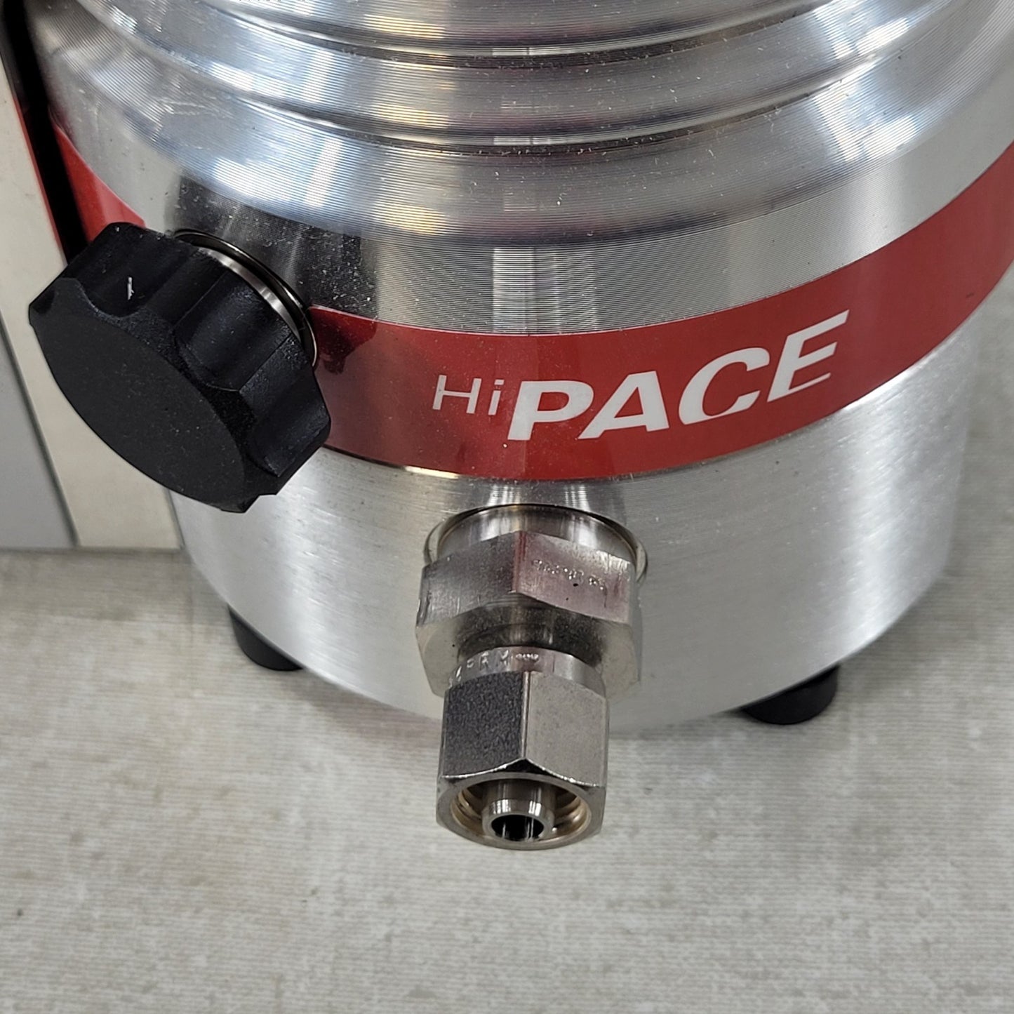 Pfeiffer Vacuum HiPace 80 Turbopump w/ TC110 Pump Controller UHV Turbomolecular