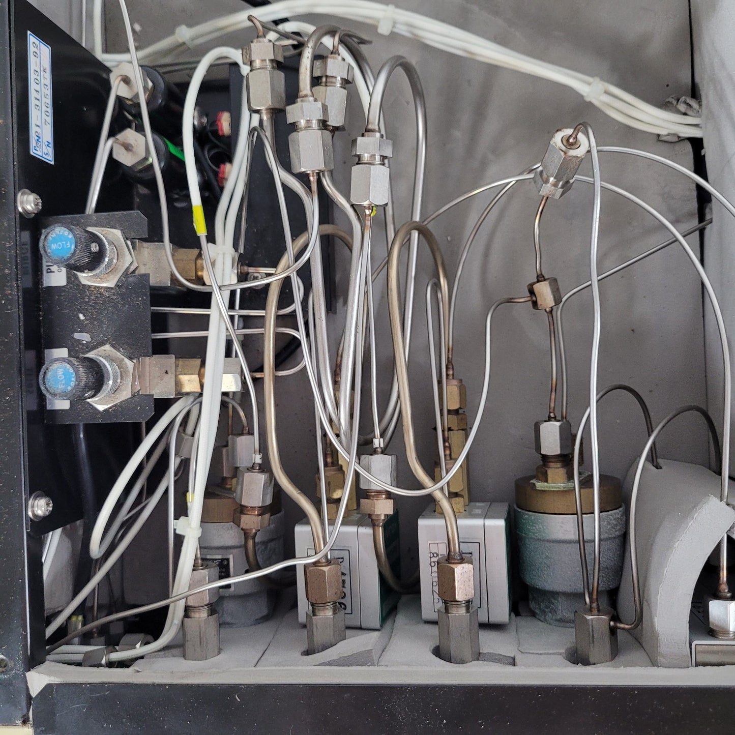 *What Parts Do You Want?* Shimadzu GC-15A Gas Chromatograph SPL-G9 AOC-9