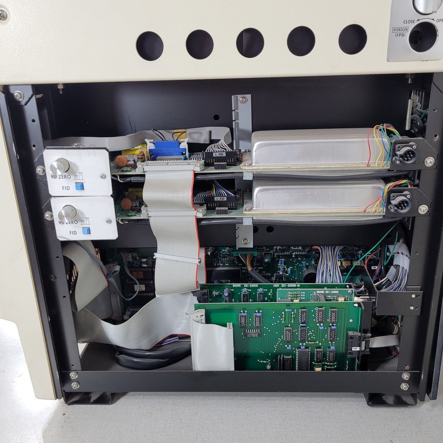 *What Parts Do You Want?* Shimadzu GC-15A Gas Chromatograph SPL-G9 AOC-9