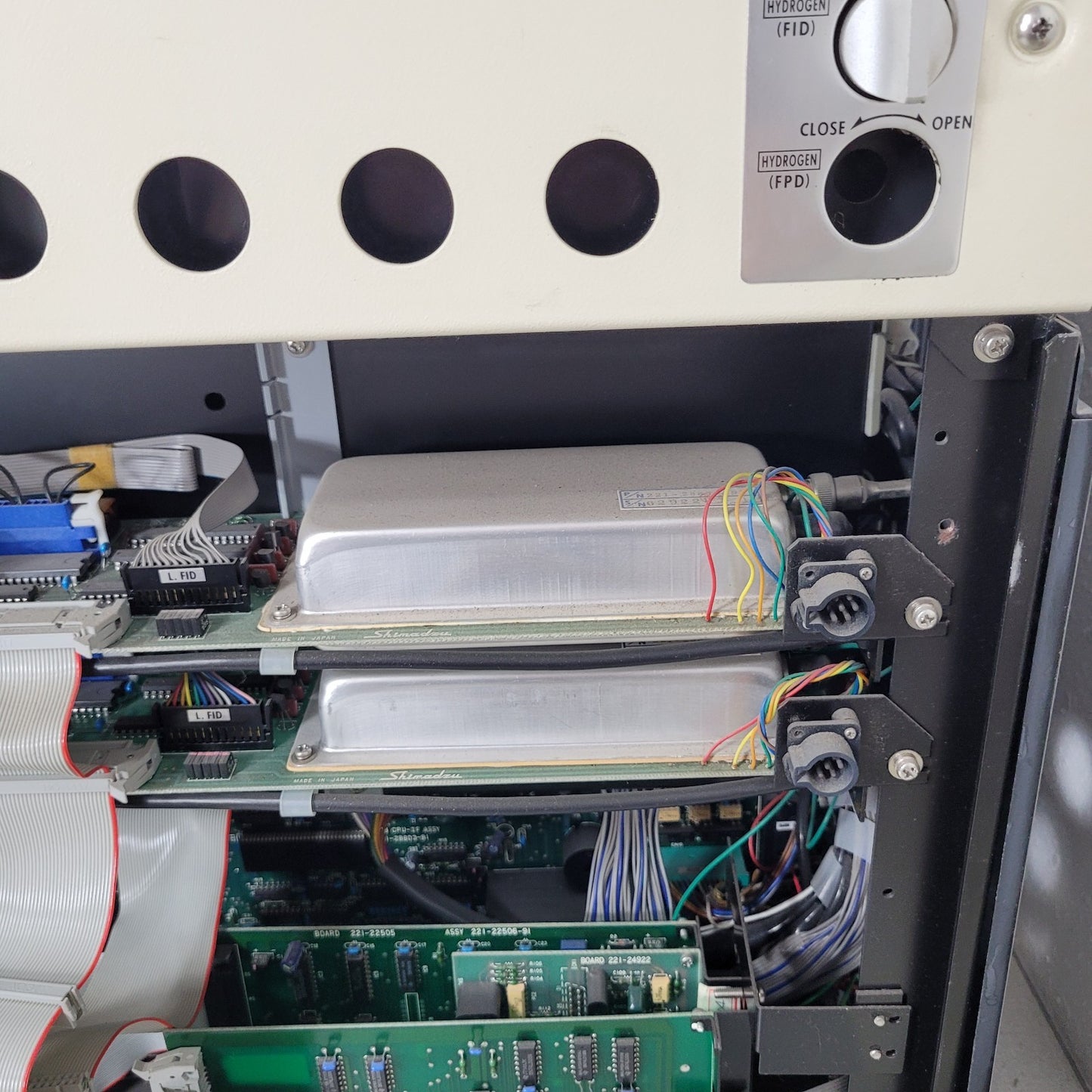 *What Parts Do You Want?* Shimadzu GC-15A Gas Chromatograph SPL-G9 AOC-9