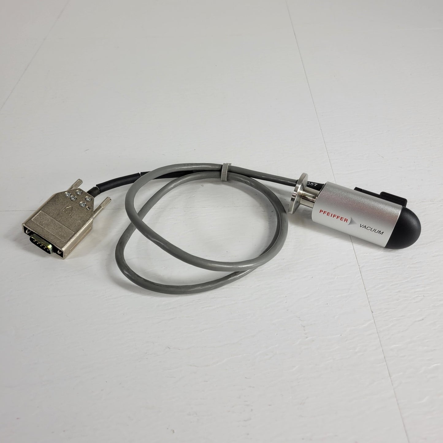Pfeiffer TPR-280 PTR26950 Compact Pirani Vacuum Gauge 14-30V Switch DB-9