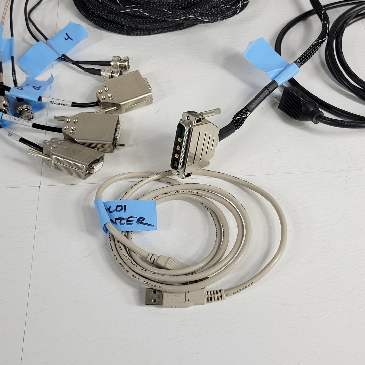 Bruker Microflex LT/SH Mass Spectrometer Cables To Connect To Control Computer