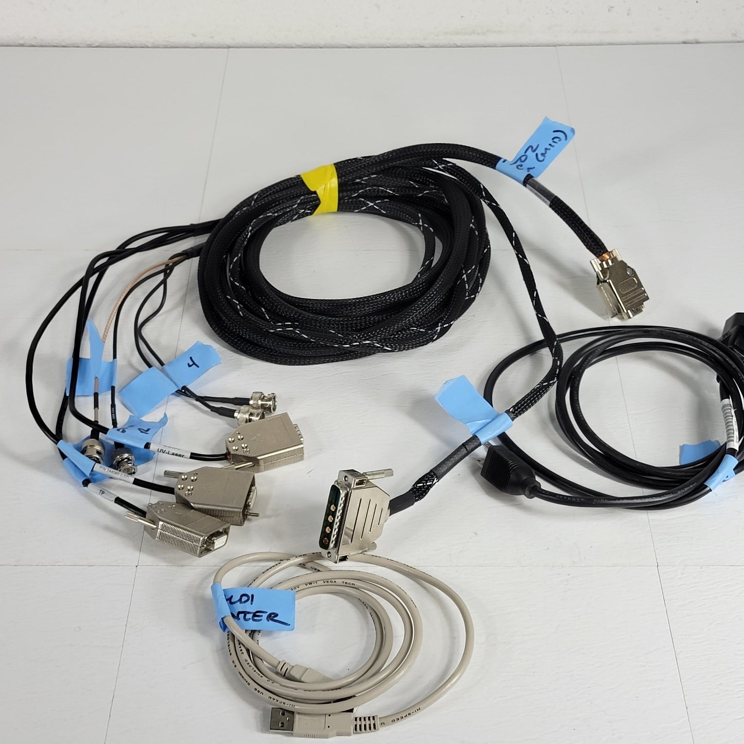 Bruker Microflex LT/SH Mass Spectrometer Cables To Connect To Control Computer