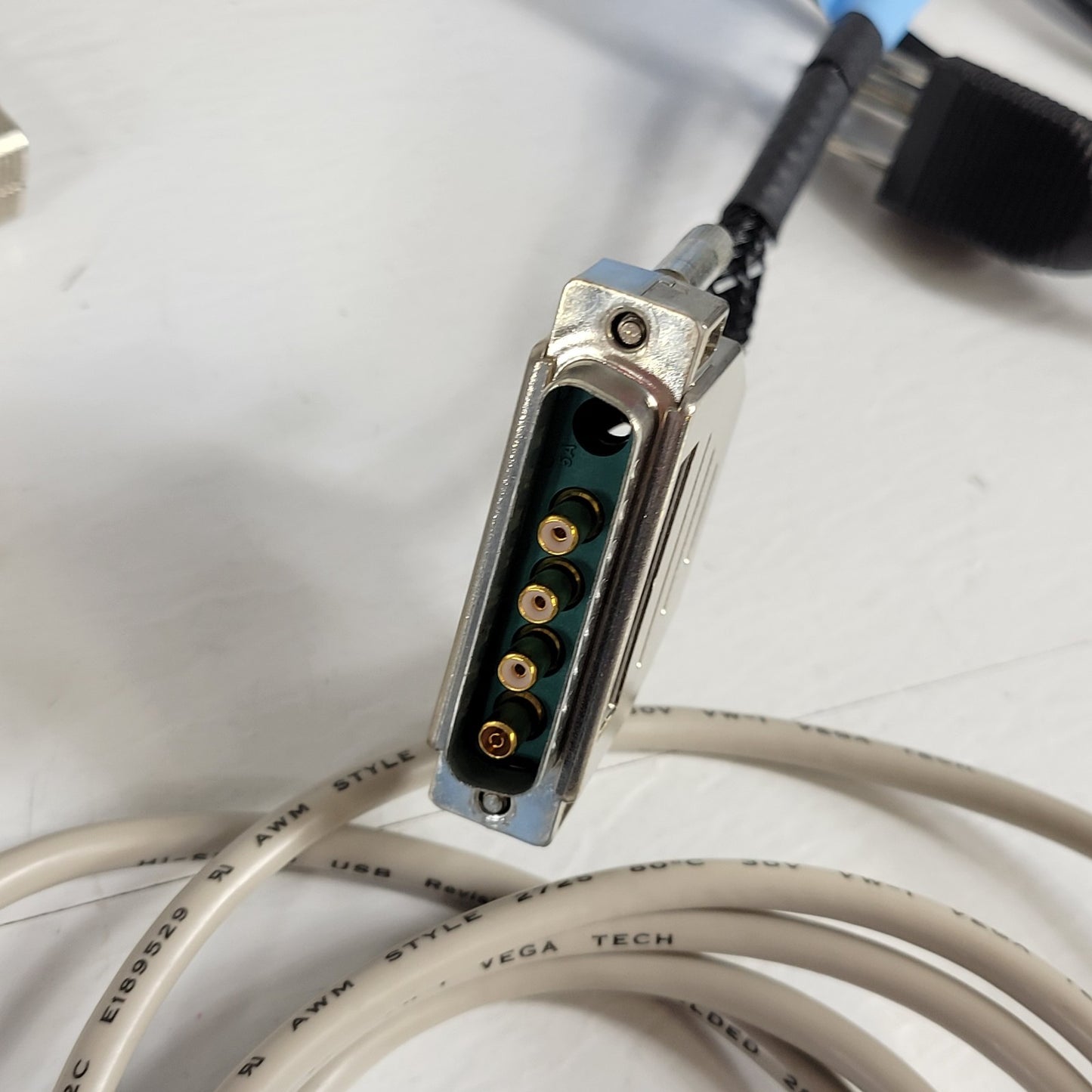 Bruker Microflex LT/SH Mass Spectrometer Cables To Connect To Control Computer