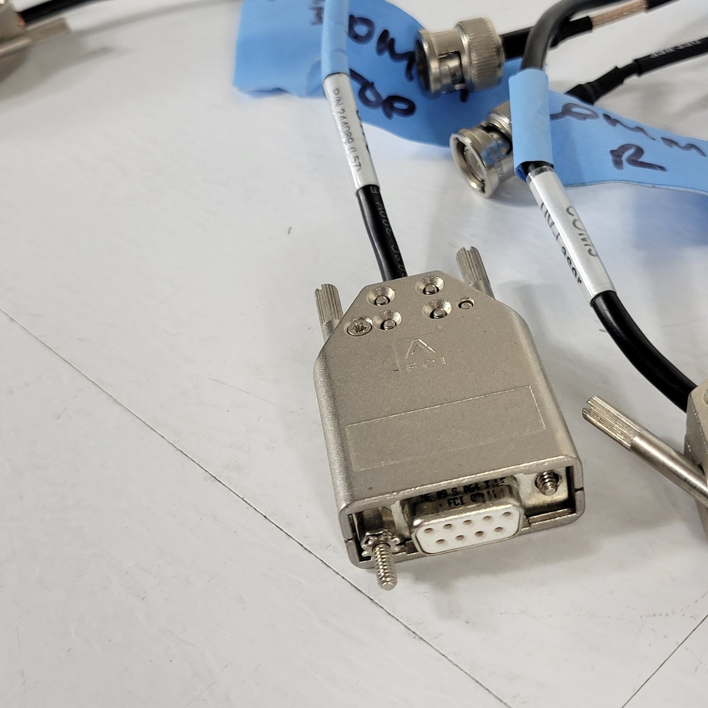 Bruker Microflex LT/SH Mass Spectrometer Cables To Connect To Control Computer