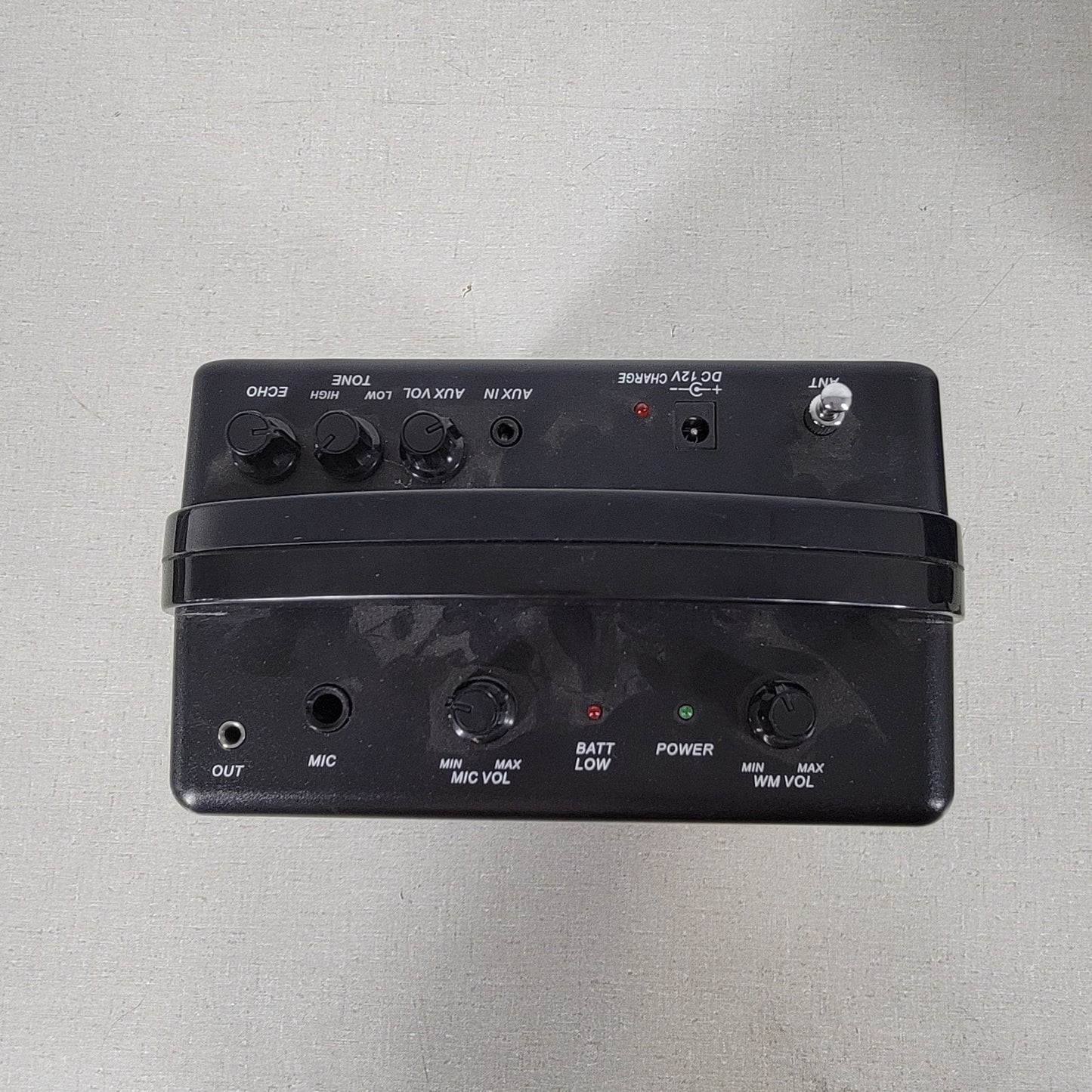 Hisonic HS-120B Rechargeable Portable Wireless Amplifier and Mic VFH High Band