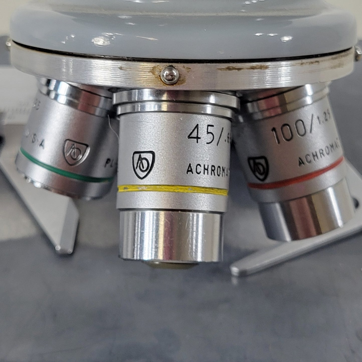 American Optical AO one-fifty Microscope 4x 10x 45x 100x Objective w/ Lamp