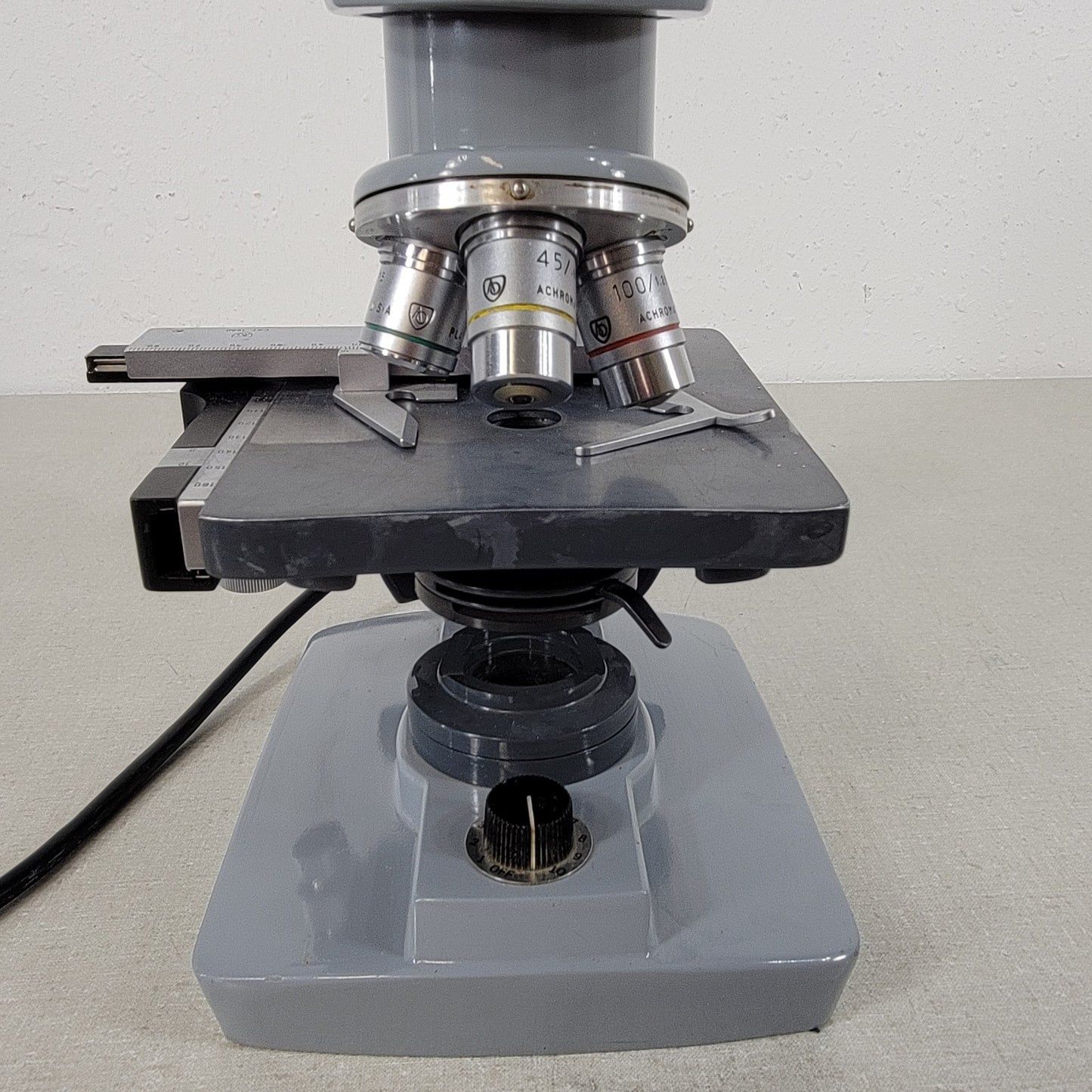 American Optical AO one-fifty Microscope 4x 10x 45x 100x Objective w/ Lamp