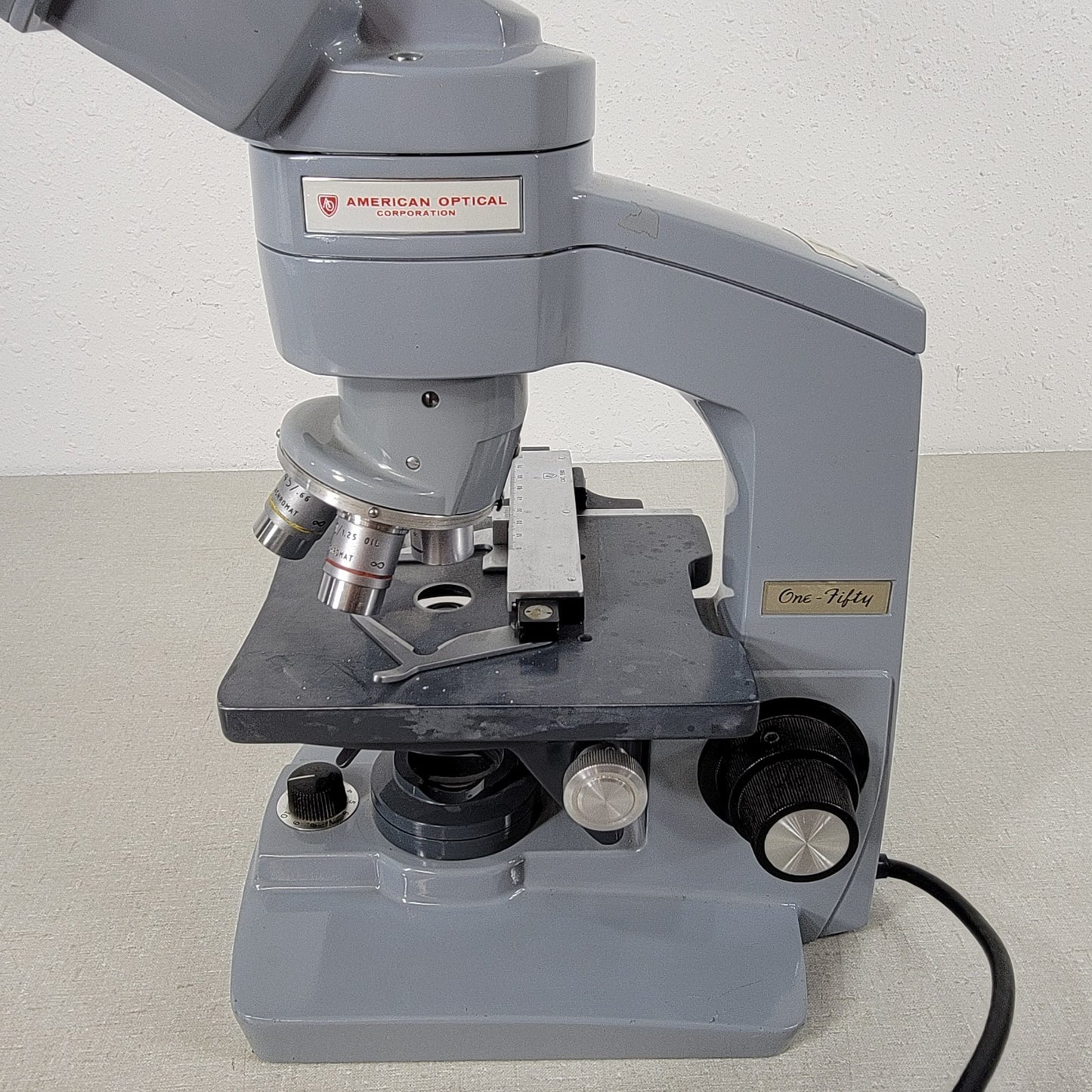 American Optical AO one-fifty Microscope 4x 10x 45x 100x Objective w/ Lamp