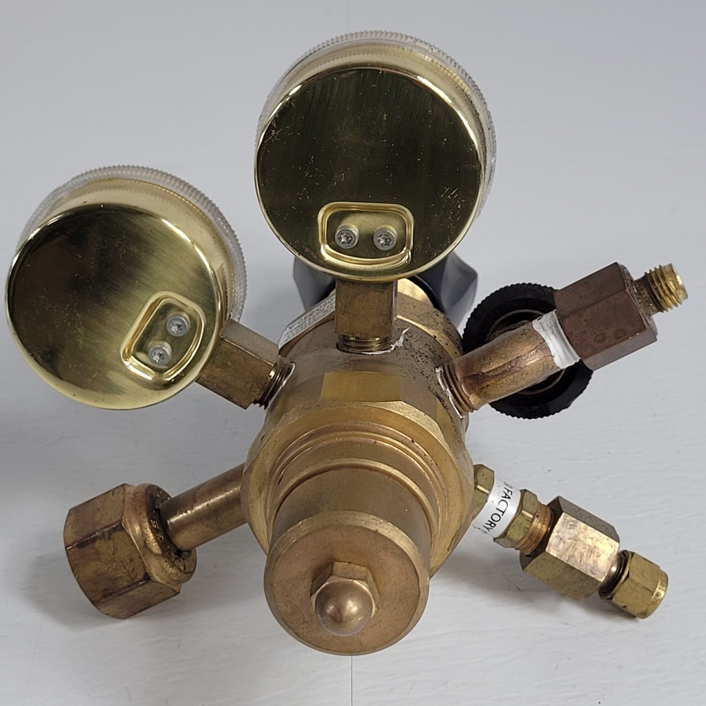 Harris HP722-050-540-A Two-Stage Gas Regulator Dual PSI Bar Presure Gauges