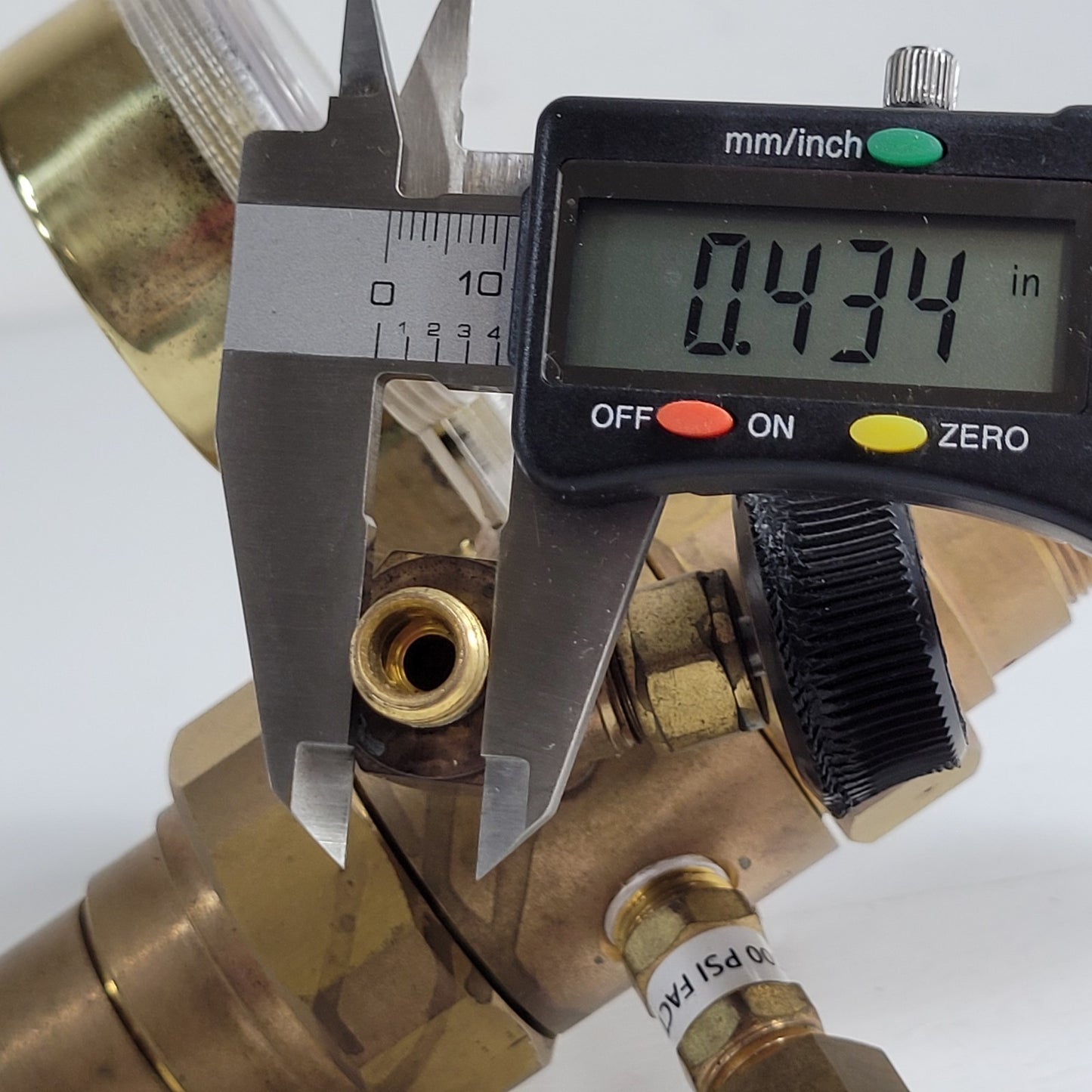Harris HP722-050-540-A Two-Stage Gas Regulator Dual PSI Bar Presure Gauges