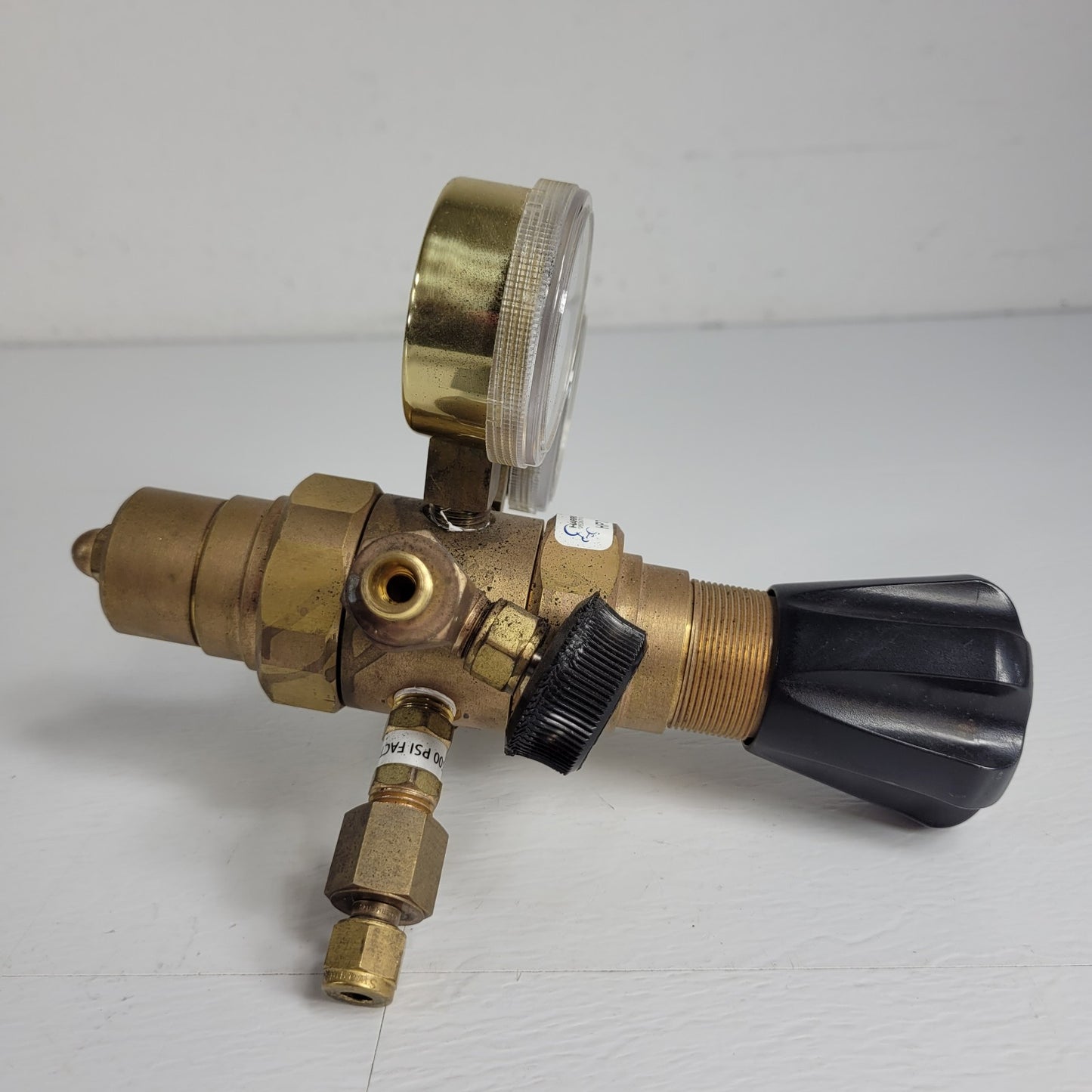 Harris HP722-050-540-A Two-Stage Gas Regulator Dual PSI Bar Presure Gauges