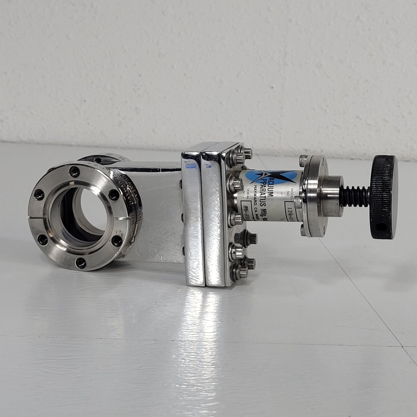 HVA 124-0150 Manual Gate Valve DN35CF 2.75" Conflat Ultra High Vacuum Apparatus
