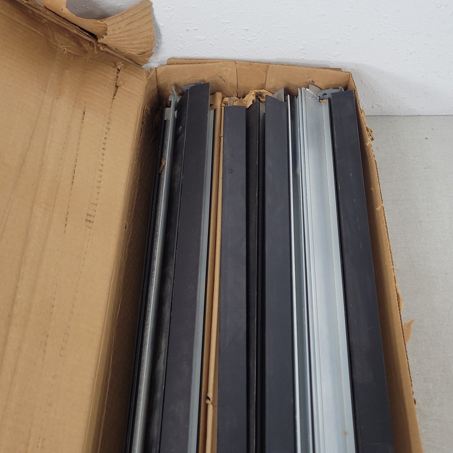 Armstrong 7011B Black 2' Drop Ceiling Cross Tee Box Of 60 Pieces Two Foot