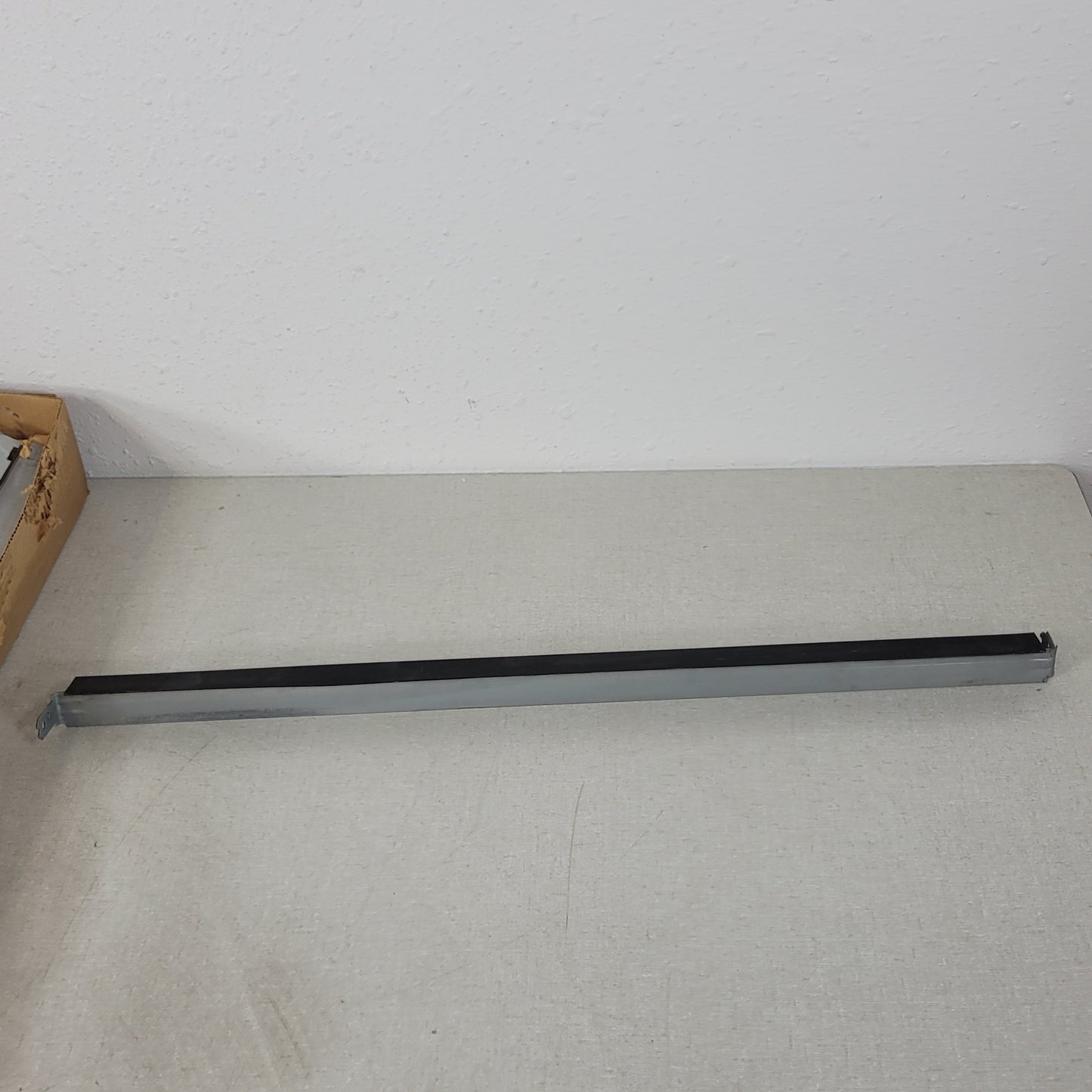 Armstrong 7011B Black 2' Drop Ceiling Cross Tee Box Of 60 Pieces Two Foot