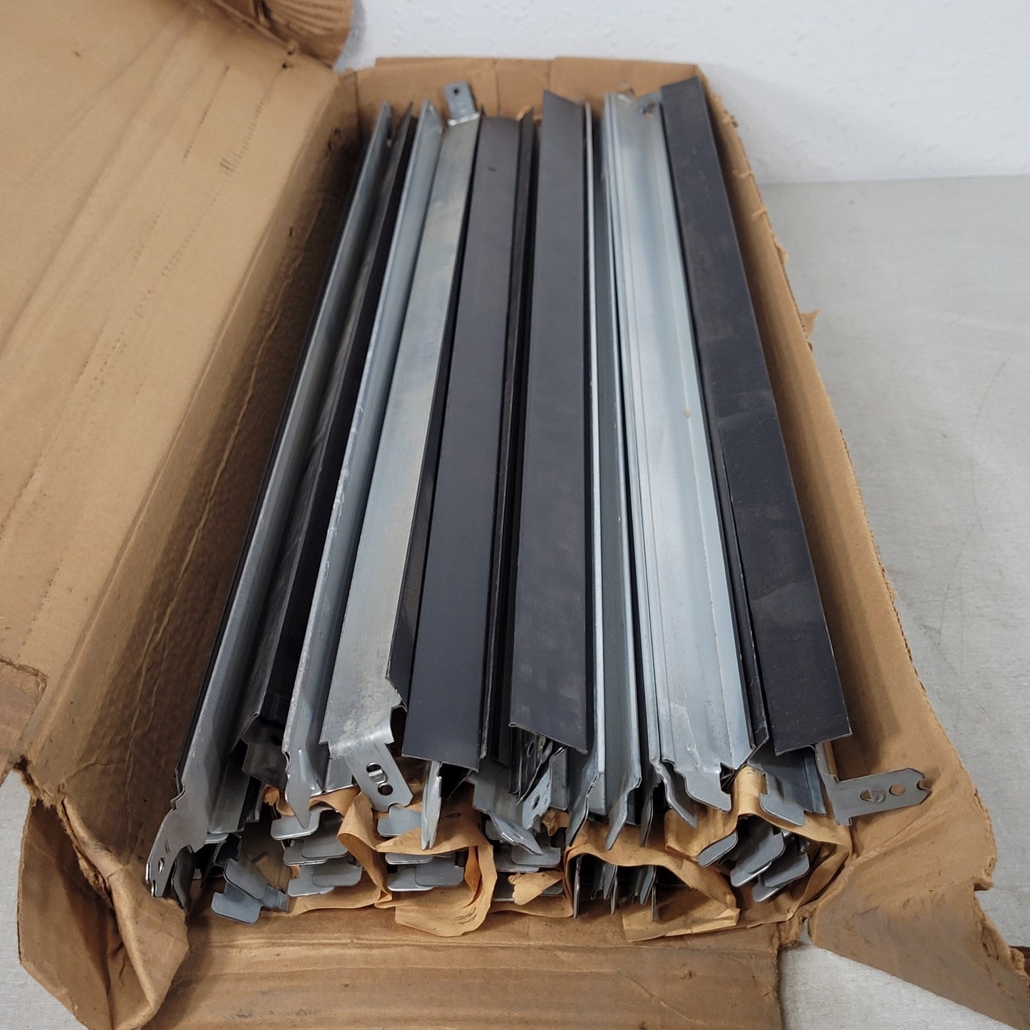Armstrong 7011B Black 2' Drop Ceiling Cross Tee Box Of 60 Pieces Two Foot