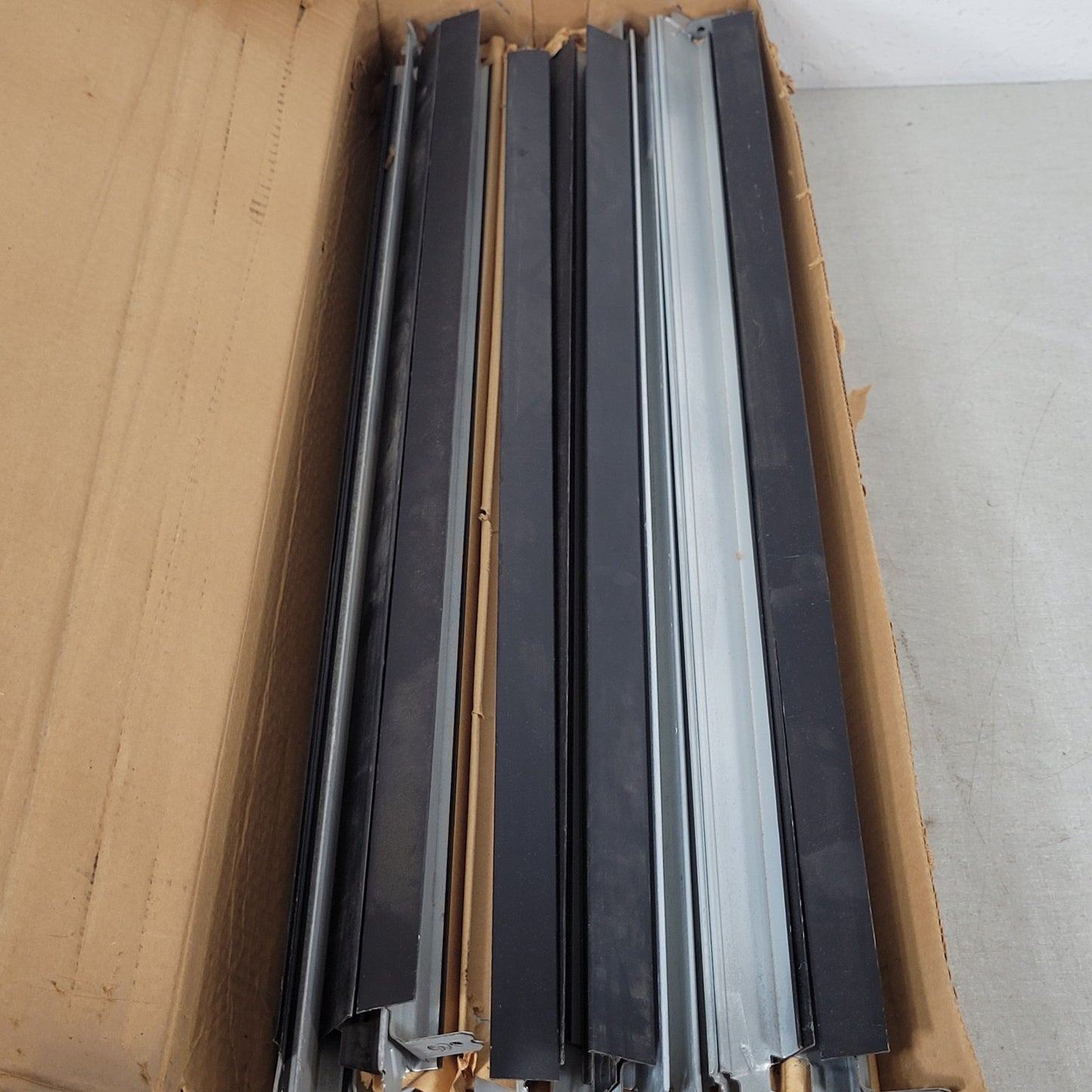 Armstrong 7011B Black 2' Drop Ceiling Cross Tee Box Of 60 Pieces Two Foot