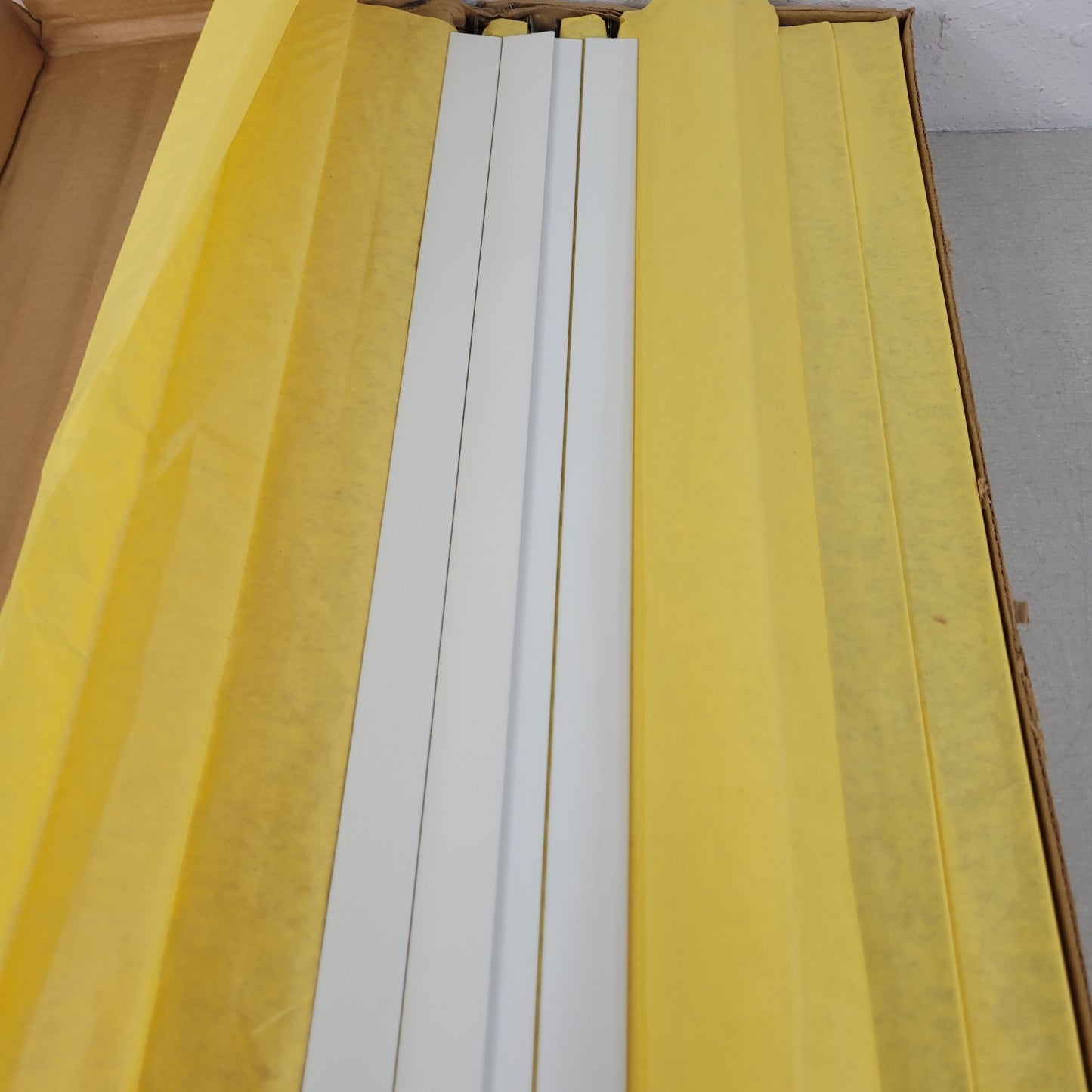 Armstrong 7051B White 2' Ceiling Cross Tee Grid System Box Of 60 Pieces Two Feet