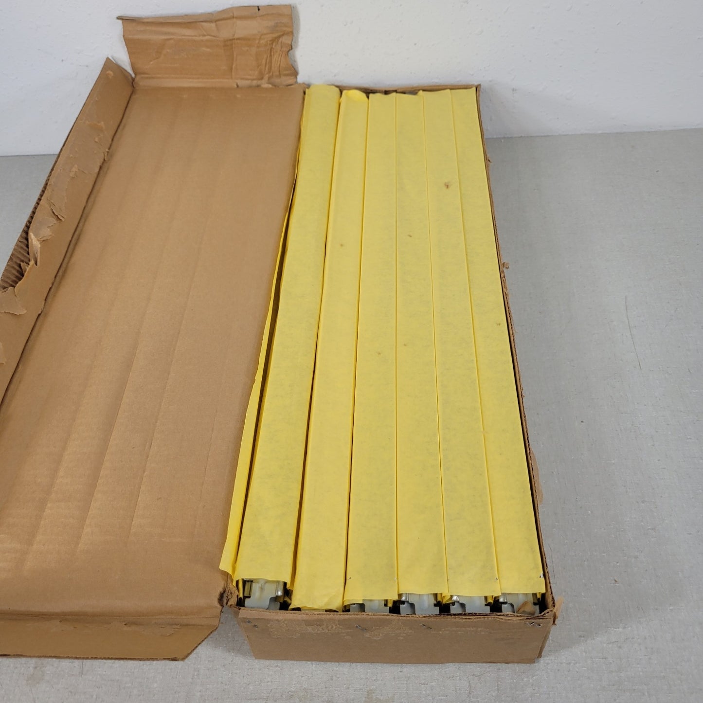 Armstrong 7051B White 2' Ceiling Cross Tee Grid System Box Of 60 Pieces Two Feet