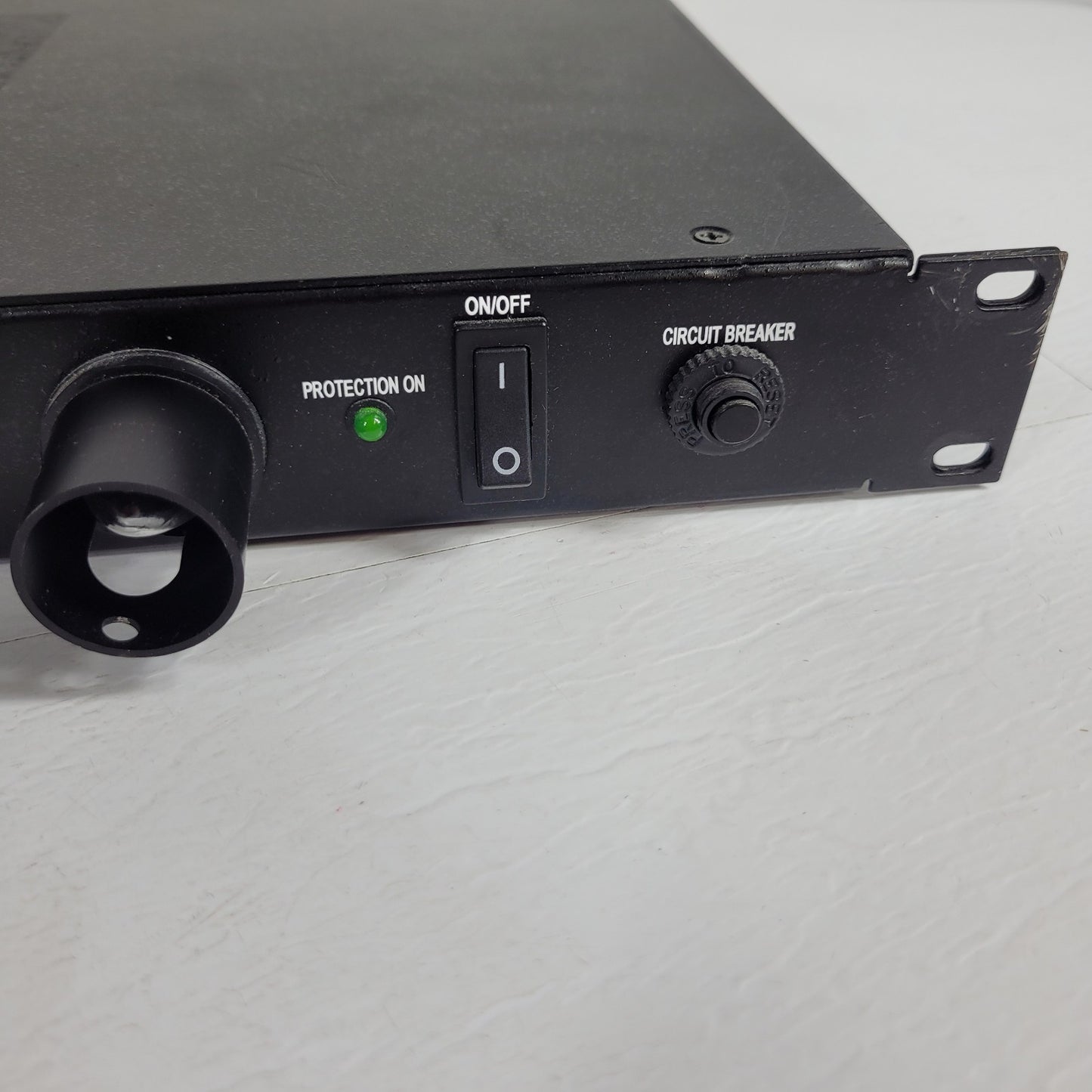 ETA Systems PD8L Power Distribution Conditioner 8 Plug Protected Circuit Breaker
