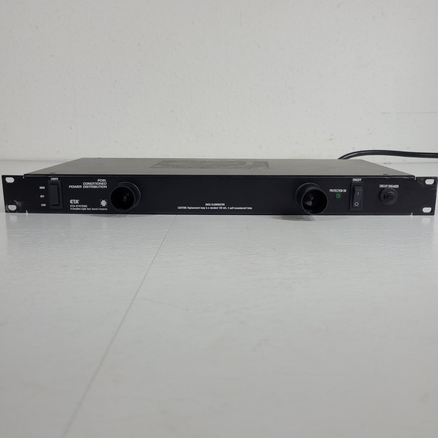 ETA Systems PD8L Power Distribution Conditioner 8 Plug Protected Circuit Breaker