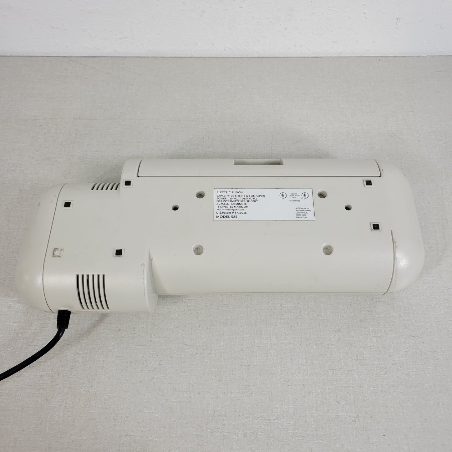 Swingline 525 3-Hole Electric Puncher 20 Sheet Capacity 9/32" Hole Diameter