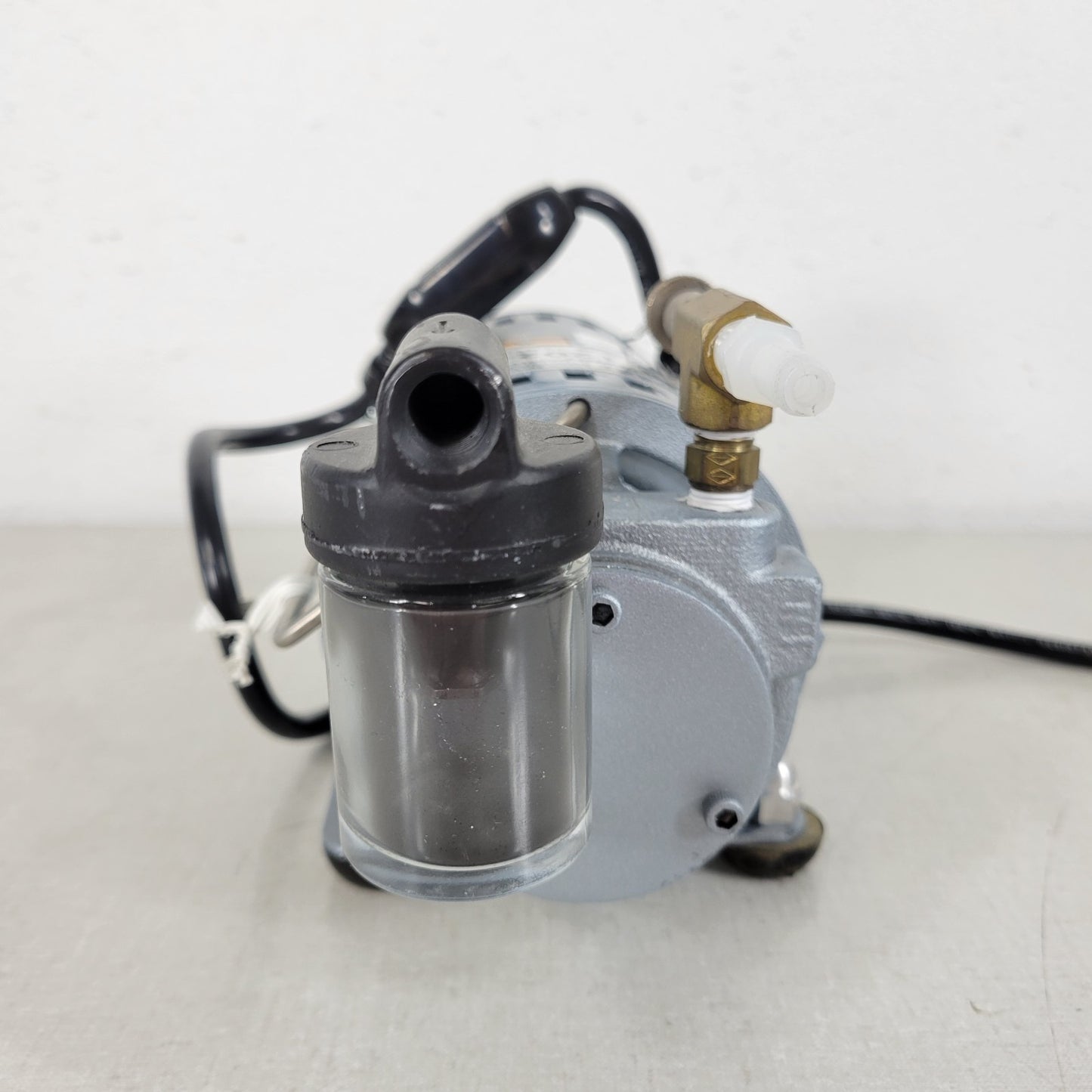 Thermo Andersen 10-709 Gast Bioaerosol Sampler Lab Vacuum Pump 50/60 Cycles HV