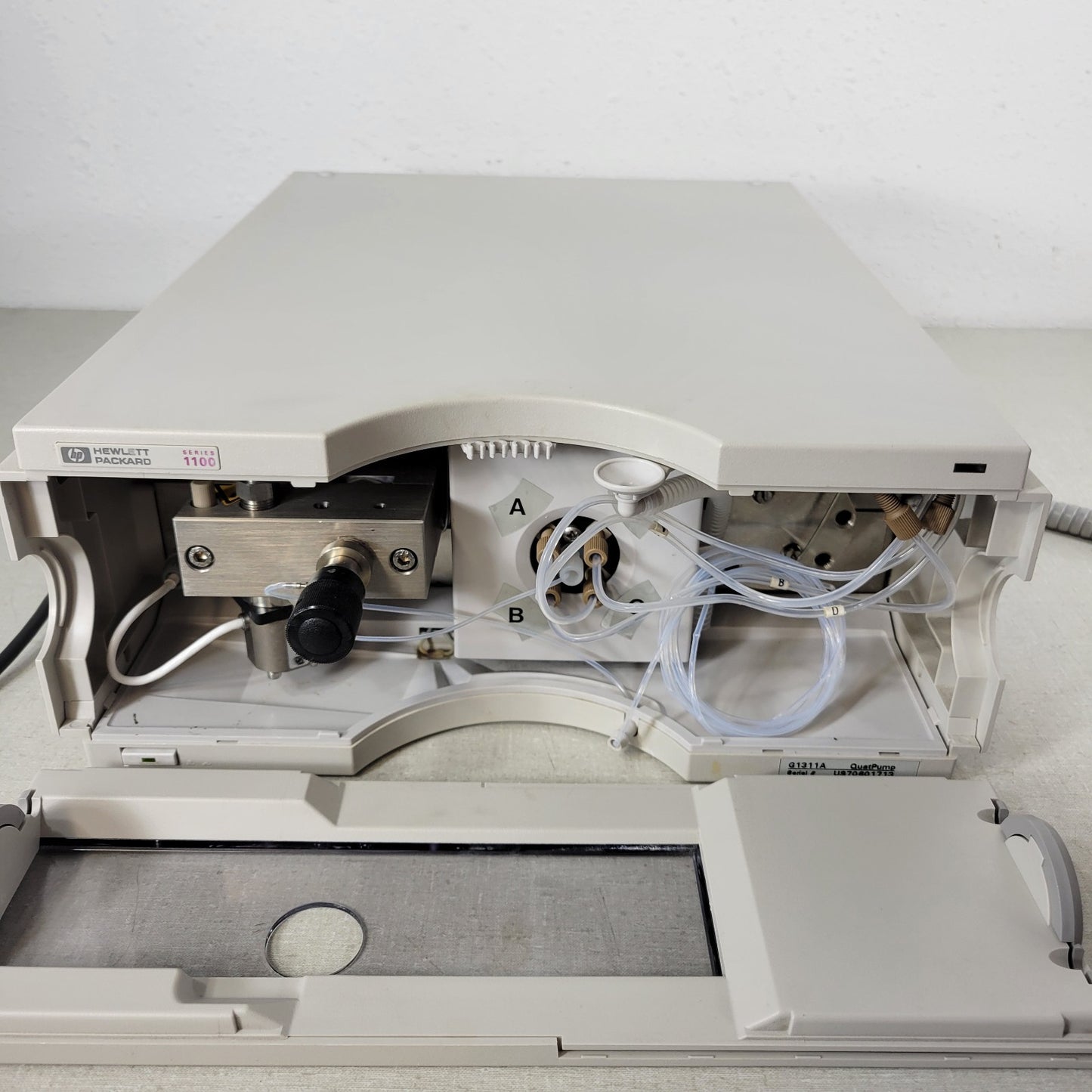 TESTED WORKS HP Hewlett Packard G1311A Quat Pump HPLC Quaternary 1100 Agilent