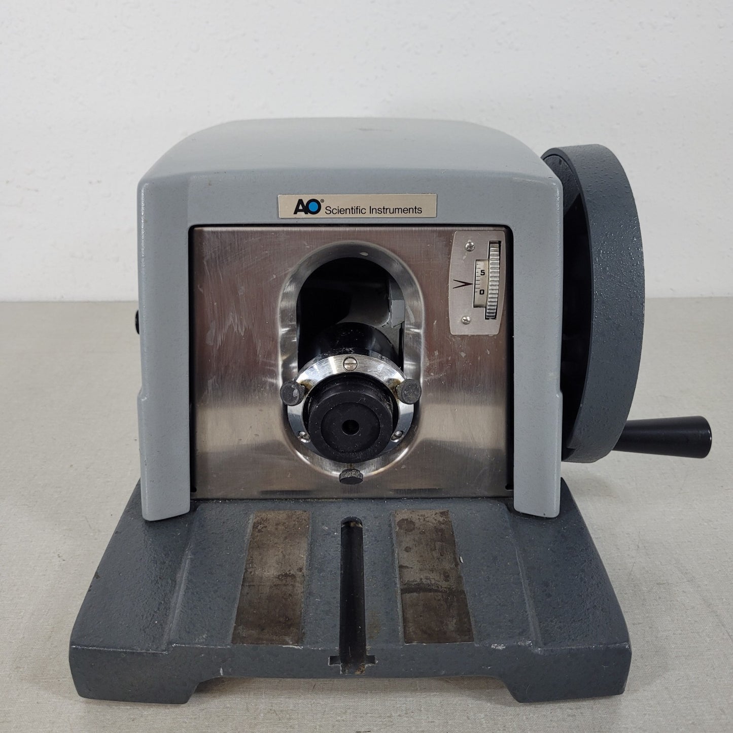 AO Scientific 820 Rotary Microtome Specimen Slicing Device 1-50µm Instrument