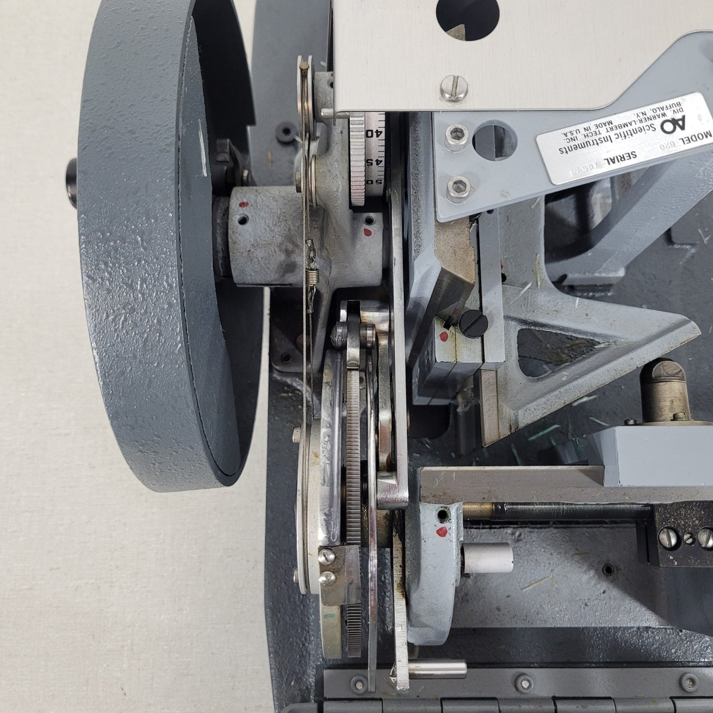 AO Scientific 820 Rotary Microtome Specimen Slicing Device 1-50µm Instrument