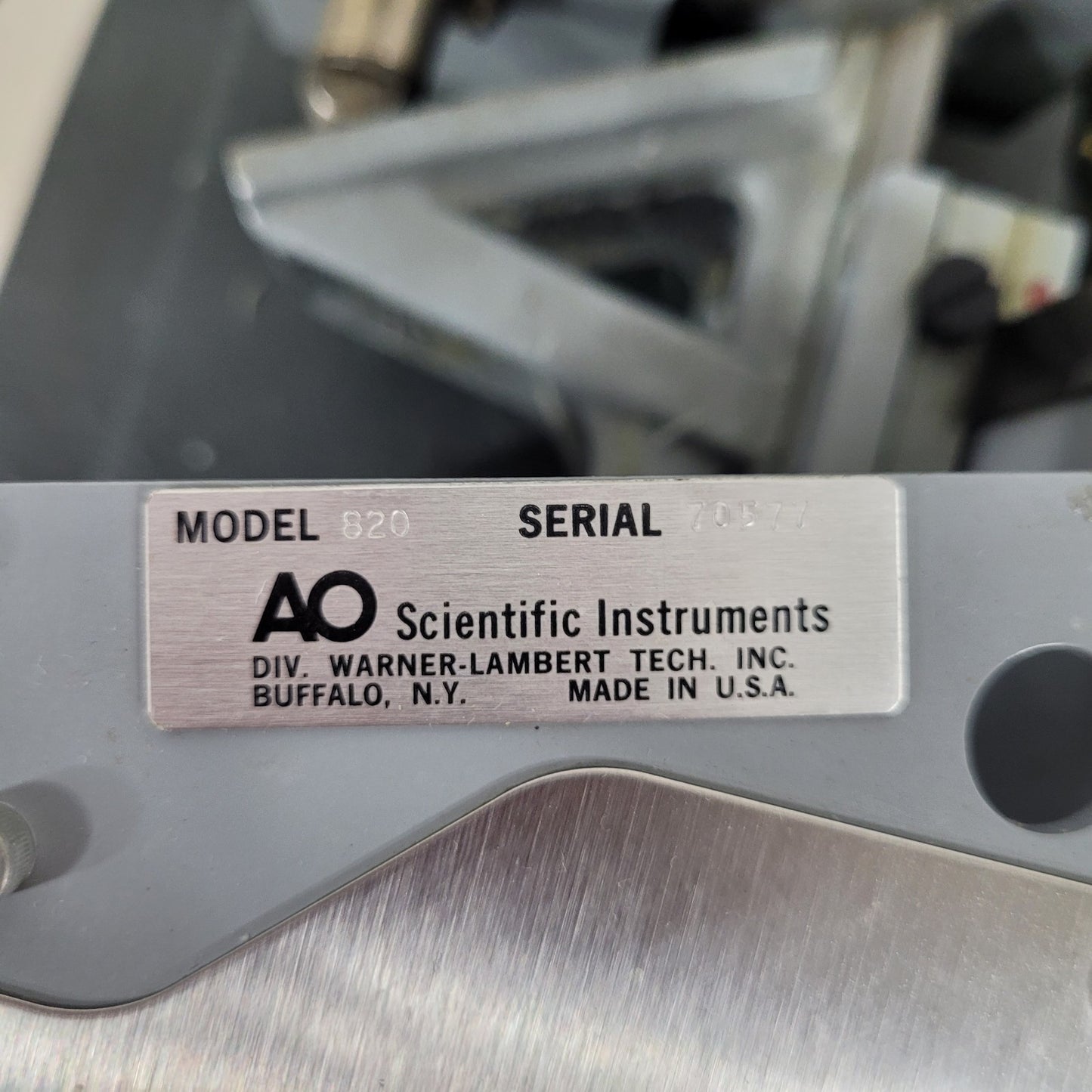 AO Scientific 820 Rotary Microtome Specimen Slicing Device 1-50µm Instrument
