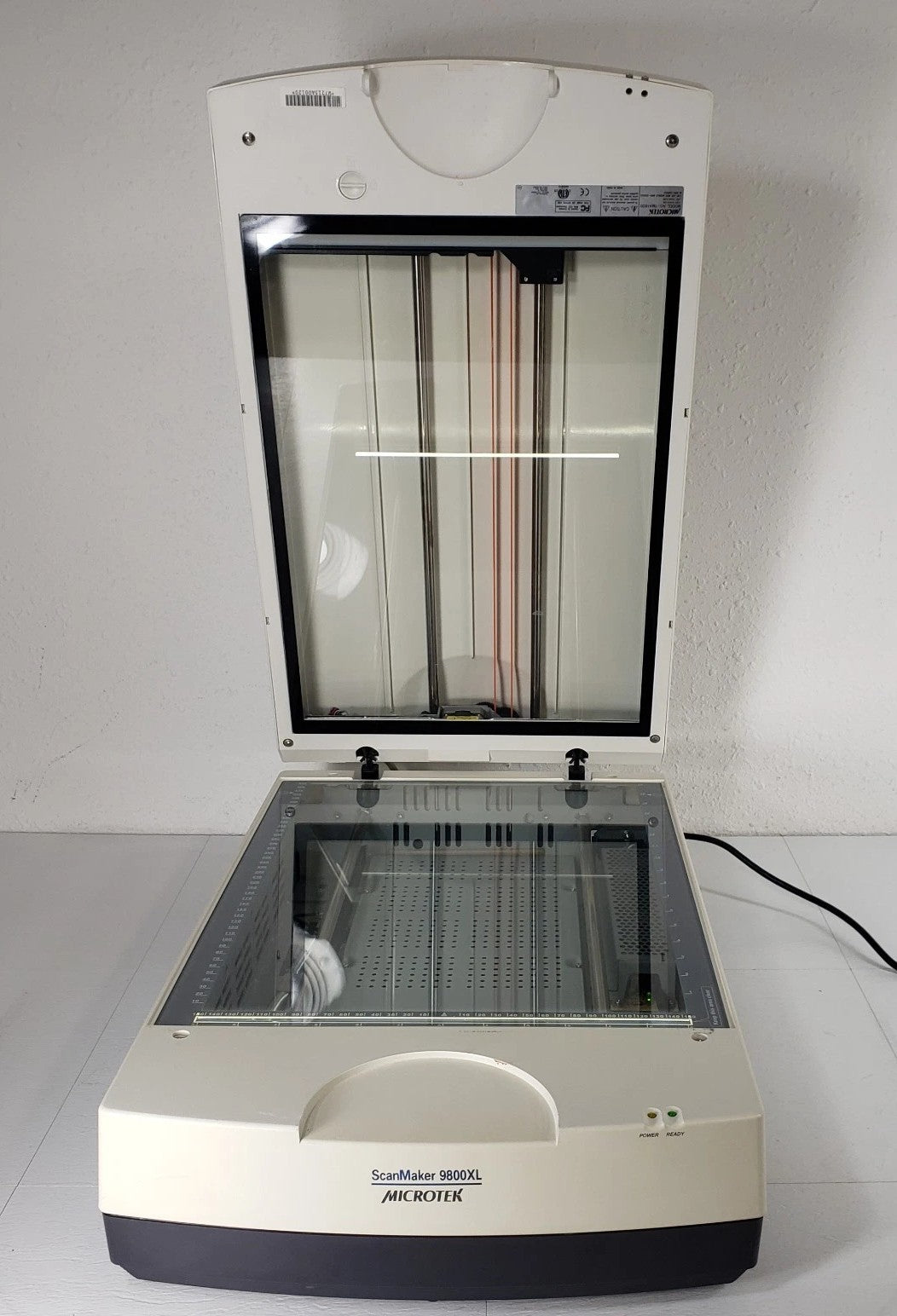 Powers On Microtek ScanMaker 9800xl TMA 1600 Large Format 6" x 7" Scanning Bed