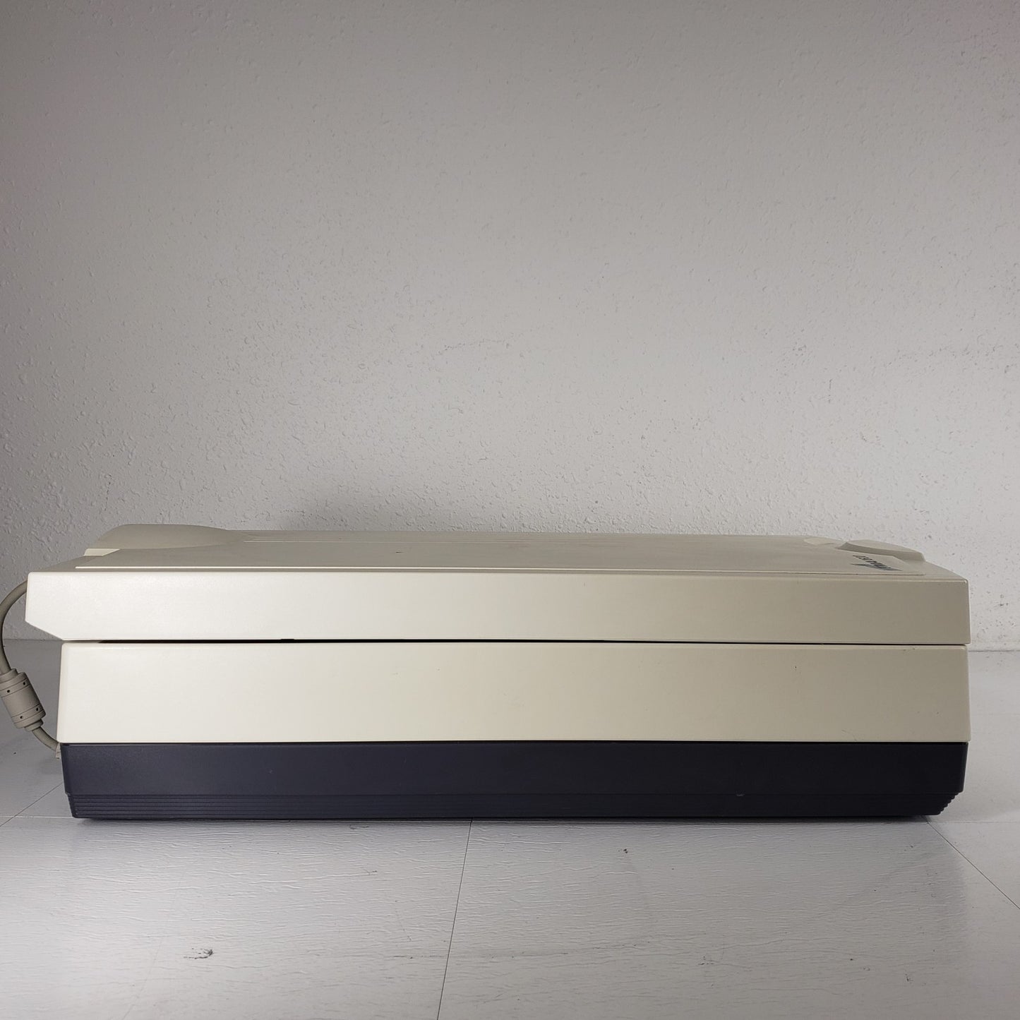 Powers On Microtek ScanMaker 9800xl TMA 1600 Large Format 6" x 7" Scanning Bed