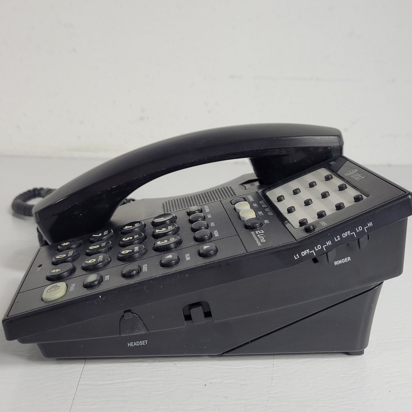 ATT 2-Line Speakerphone 983 Battery Powered Headset Capability Speed Dial