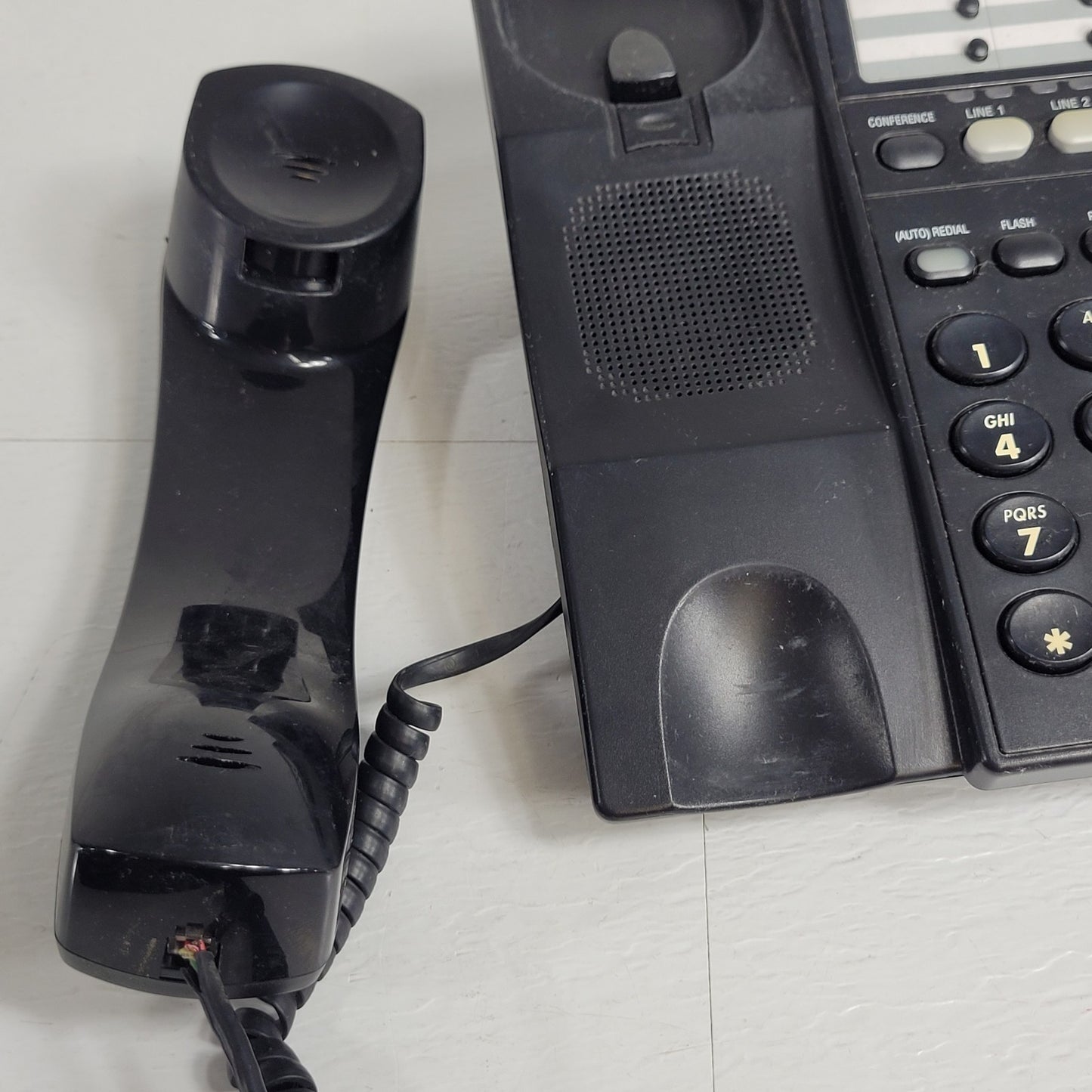 ATT 2-Line Speakerphone 983 Battery Powered Headset Capability Speed Dial