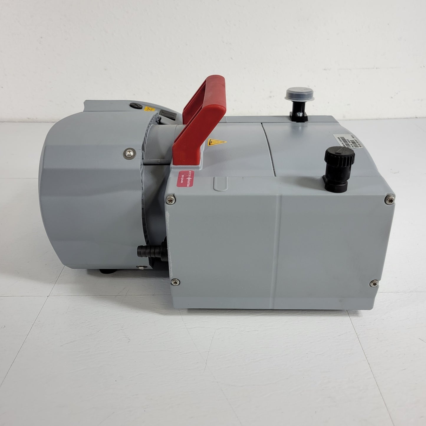 TESTED 1 mBar/750 mTorr Pfeiffer MVP 070-3 C Diaphragm Dry Vacuum Pump Corrosive