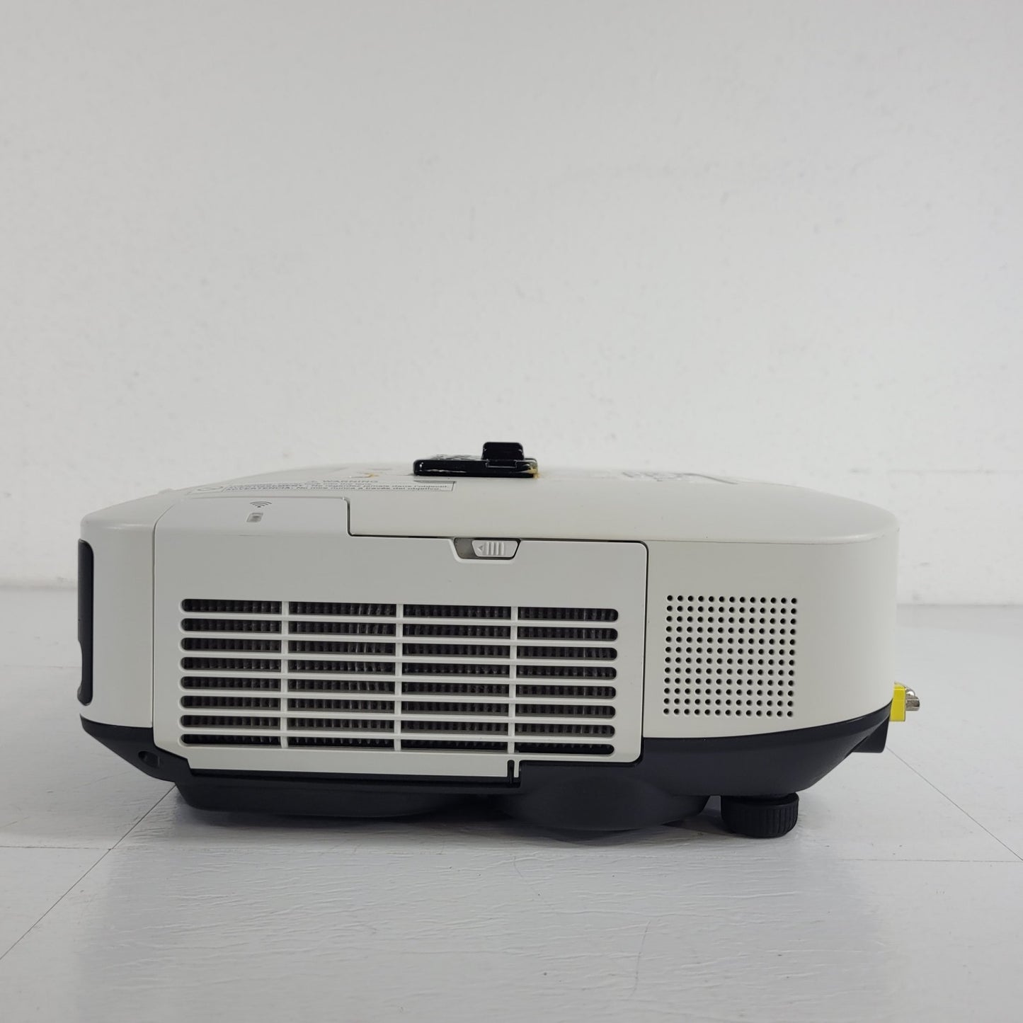 Epson PowerLite 1985WU Projector Less Than 2800 Hours 4800 Lumens 1920x1080 HD