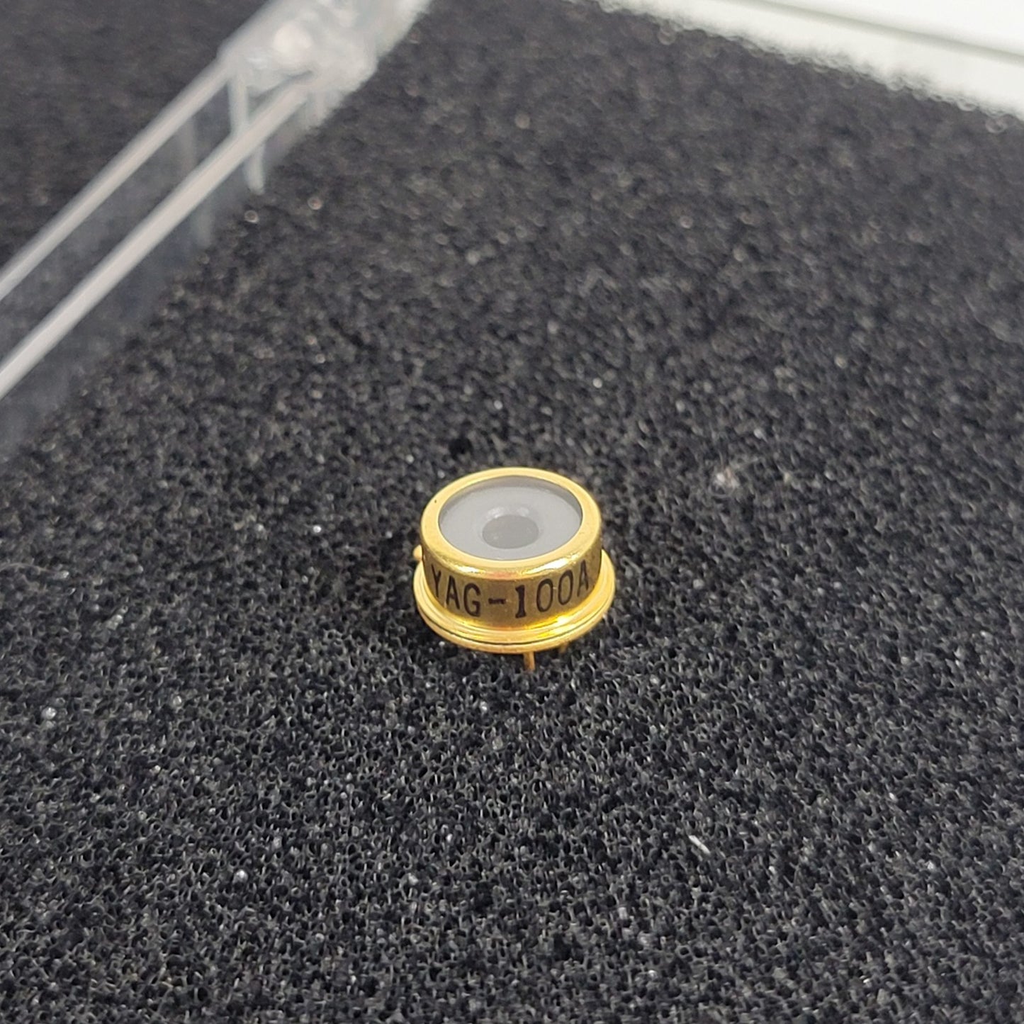 EG&G YAG-100A Photodiode With Case P-type Si PIN Hermetically Sealed TO packages