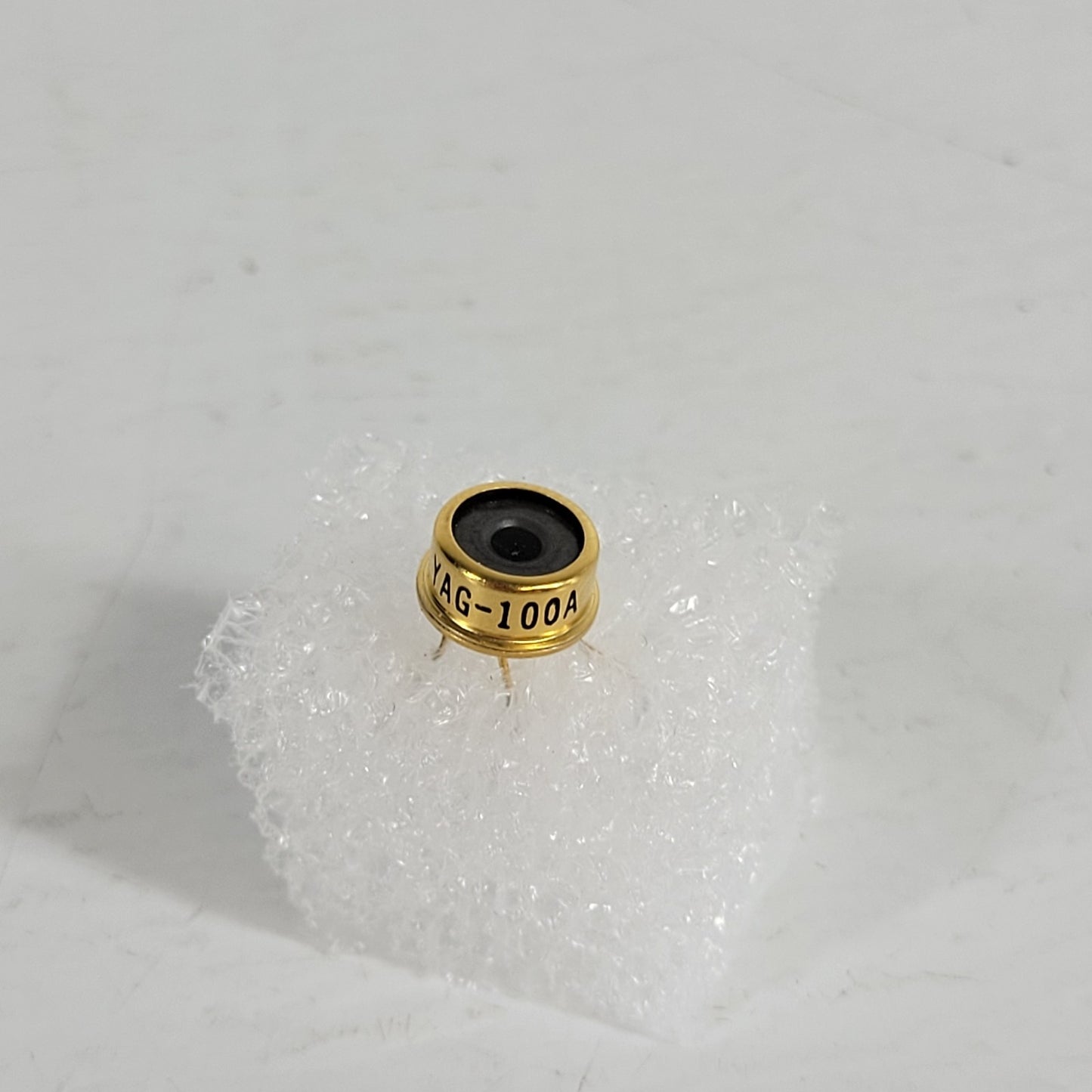 EG&G YAG-100A Photodiode P-type Si PIN Hermetically Sealed TO packages