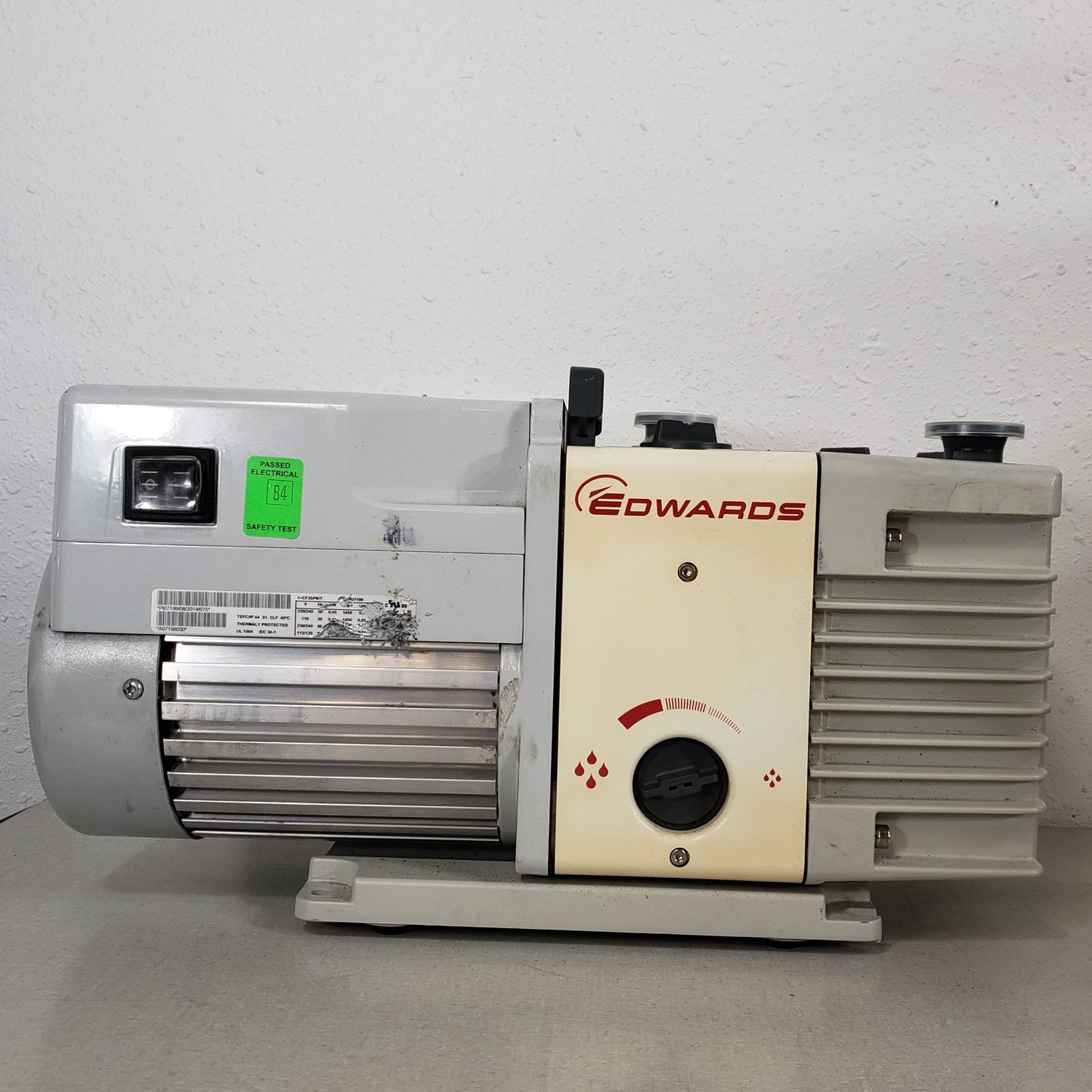 *TESTED to 10 mTorr* EDWARDS RV5 A653-01-906 Rotary Vane Vacuum Pump KF25 NW25