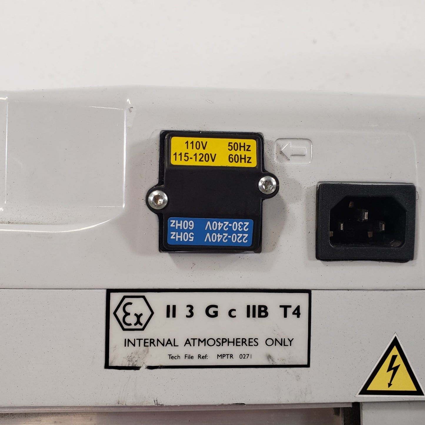 *TESTED to 10 mTorr* EDWARDS RV5 A653-01-906 Rotary Vane Vacuum Pump KF25 NW25