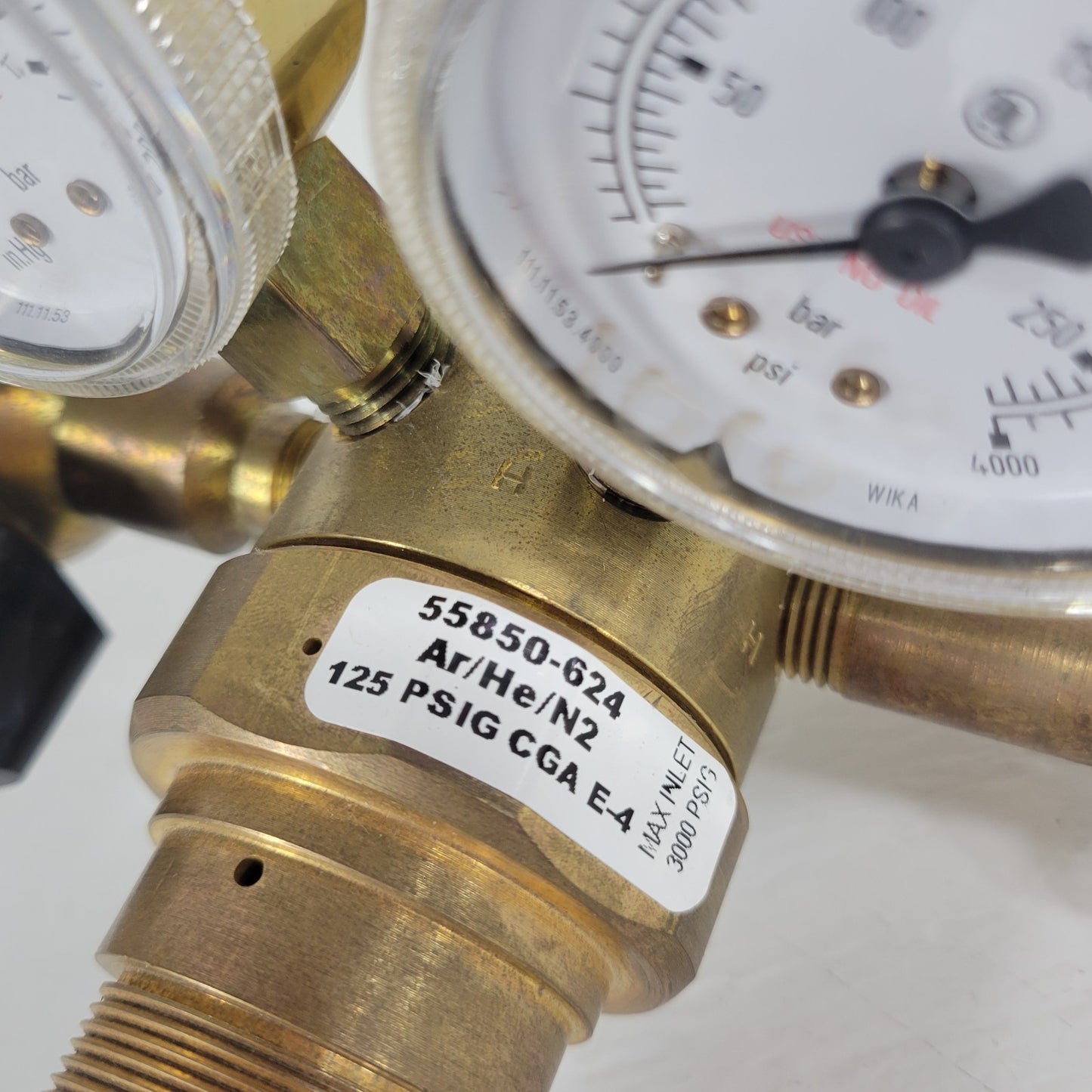 VWR Regulator 55850-624 Ar/He/N2, 125 PSIG CGA E-4 CG-580 Inlet Brass Regulator